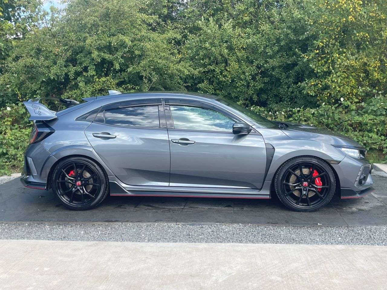 A 2018 HONDA CIVIC 2.0 VTEC Turbo Type R GT Hatchback 5dr Petrol Manual Euro 6 (s/s) (320 ps) A 2018 HONDA CIVIC 2.0 VTEC Turbo Type R GT Hatchback 5dr Petrol Manual Euro 6 (s/s) (320 ps)