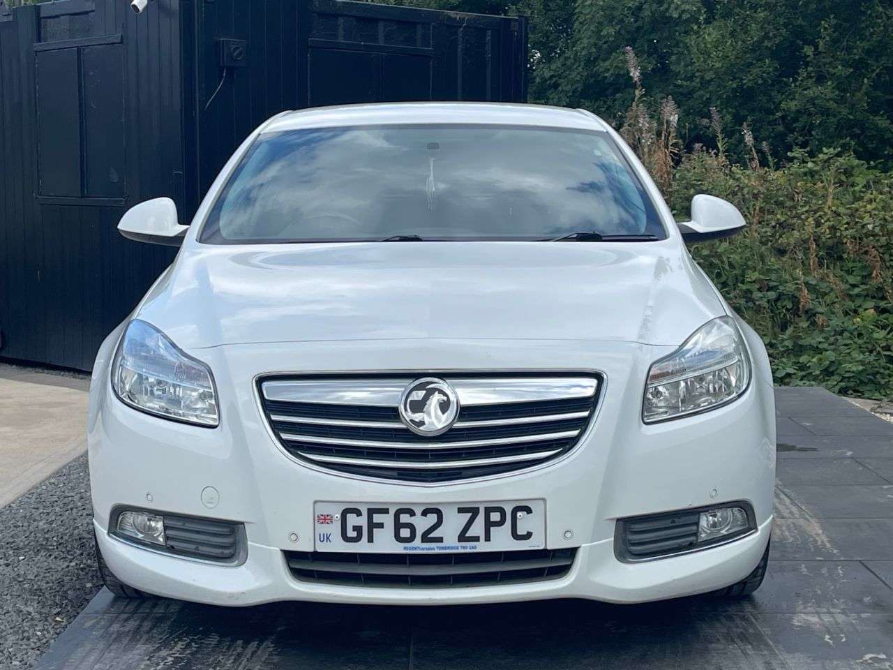 A 2013 VAUXHALL INSIGNIA 2.0 CDTi ecoFLEX SRi Nav Hatchback 5dr Diesel Manual Euro 5 (s/s) (160 ps) A 2013 VAUXHALL INSIGNIA 2.0 CDTi ecoFLEX SRi Nav Hatchback 5dr Diesel Manual Euro 5 (s/s) (160 ps)