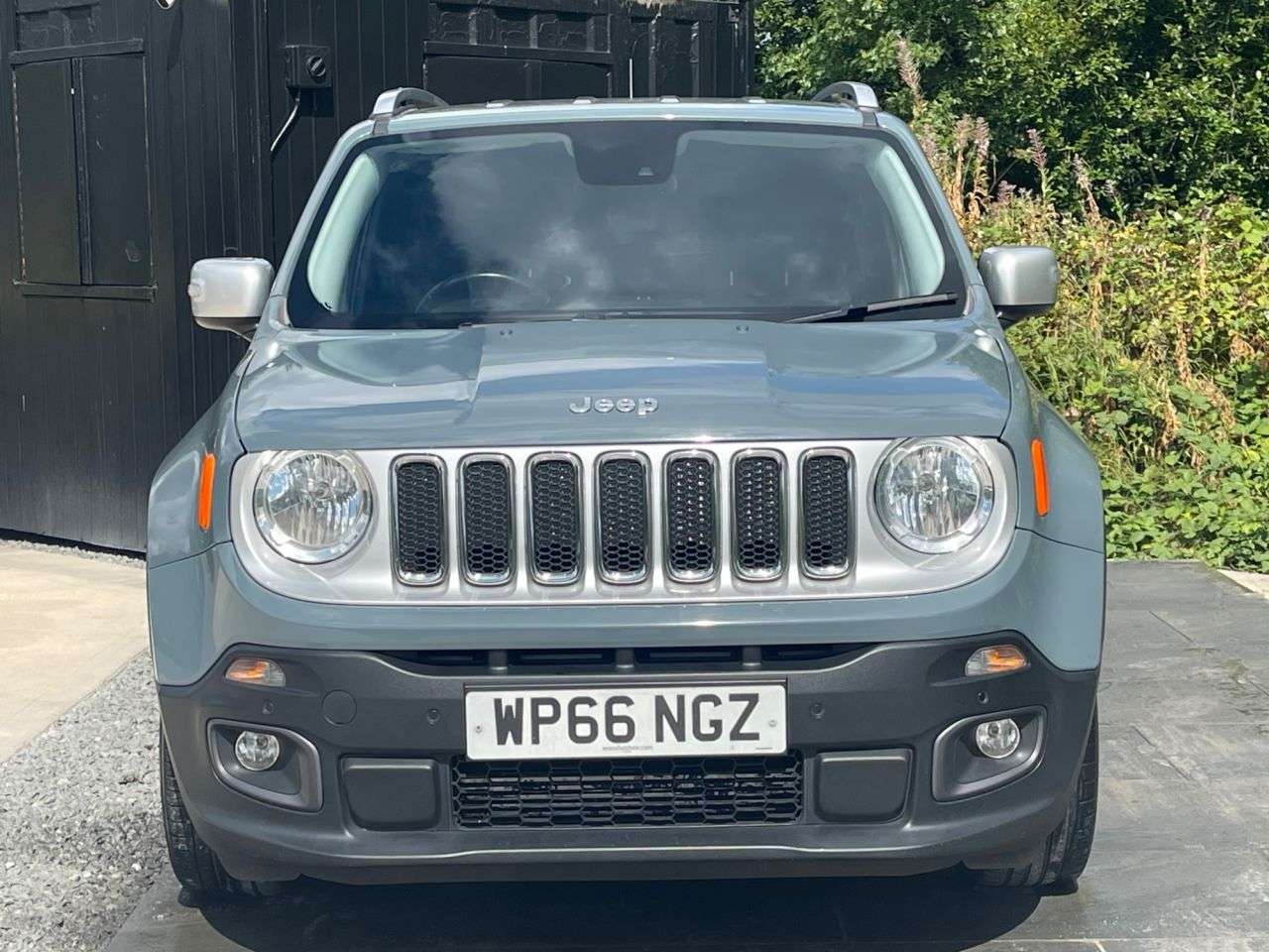A 2016 JEEP RENEGADE 1.6 MultiJetII Limited SUV 5dr Diesel Manual Euro 6 (s/s) (120 ps) HEATED S A 2016 JEEP RENEGADE 1.6 MultiJetII Limited SUV 5dr Diesel Manual Euro 6 (s/s) (120 ps) HEATED S