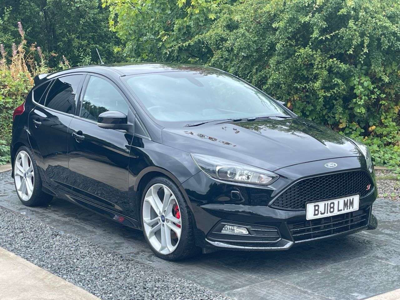 A 2018 FORD FOCUS 2.0T EcoBoost ST-3 Hatchback 5dr Petrol Manual Euro 6 (s/s) (250 ps) 6 MONT A 2018 FORD FOCUS 2.0T EcoBoost ST-3 Hatchback 5dr Petrol Manual Euro 6 (s/s) (250 ps) 6 MONT