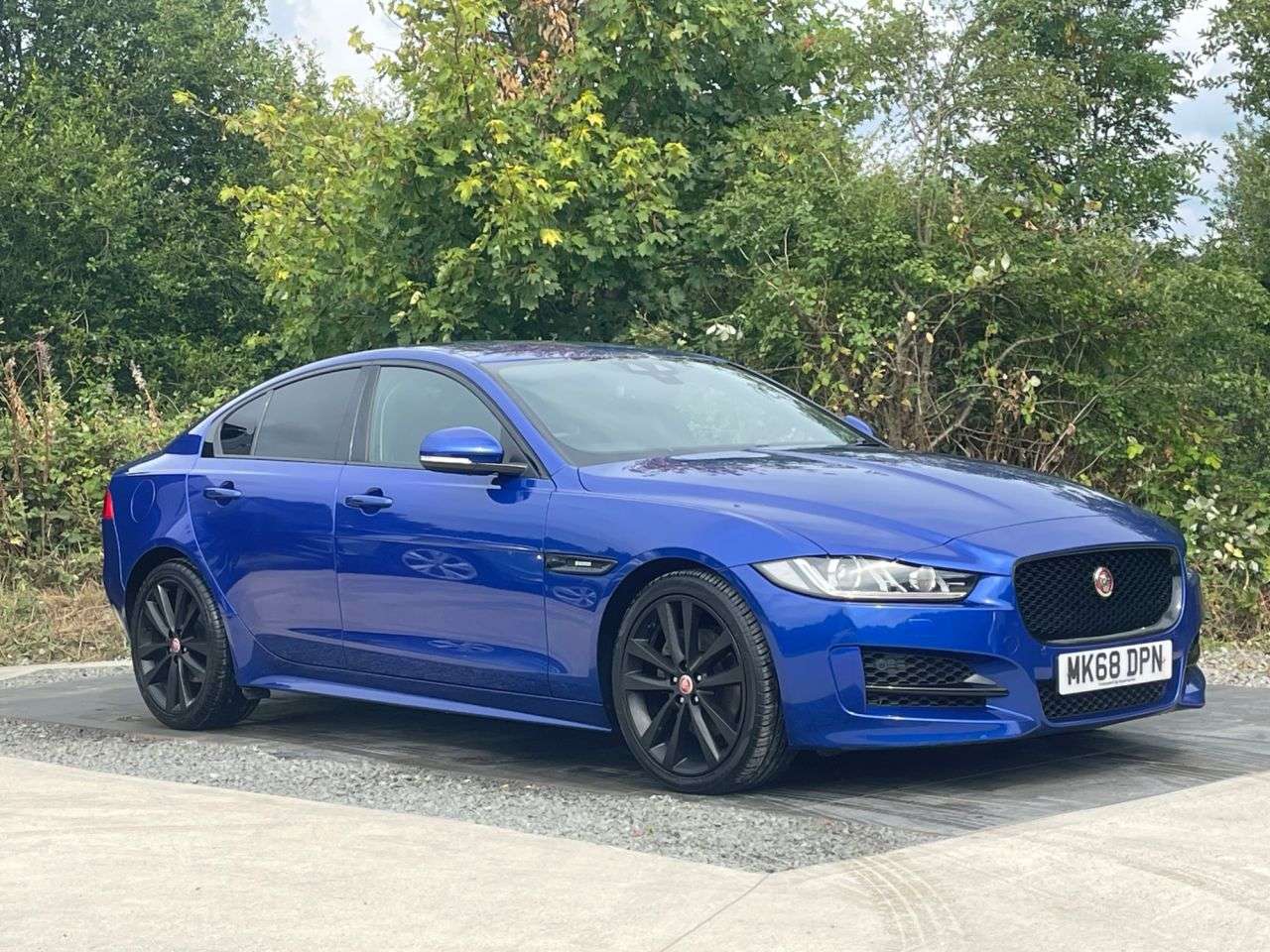 A 2018 JAGUAR XE 2.0d R-Sport Saloon 4dr Diesel Auto Euro 6 (s/s) (180 ps) WELL MAINTAINED A 2018 JAGUAR XE 2.0d R-Sport Saloon 4dr Diesel Auto Euro 6 (s/s) (180 ps) WELL MAINTAINED
