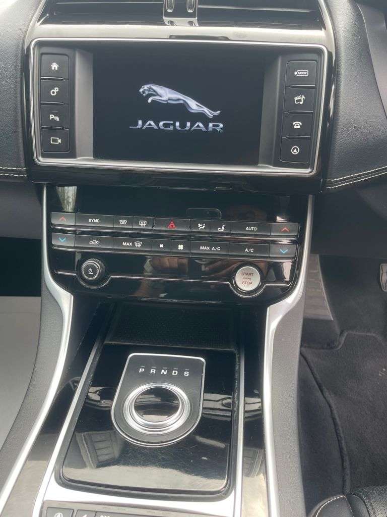 2018 JAGUAR XE 2018 JAGUAR XE