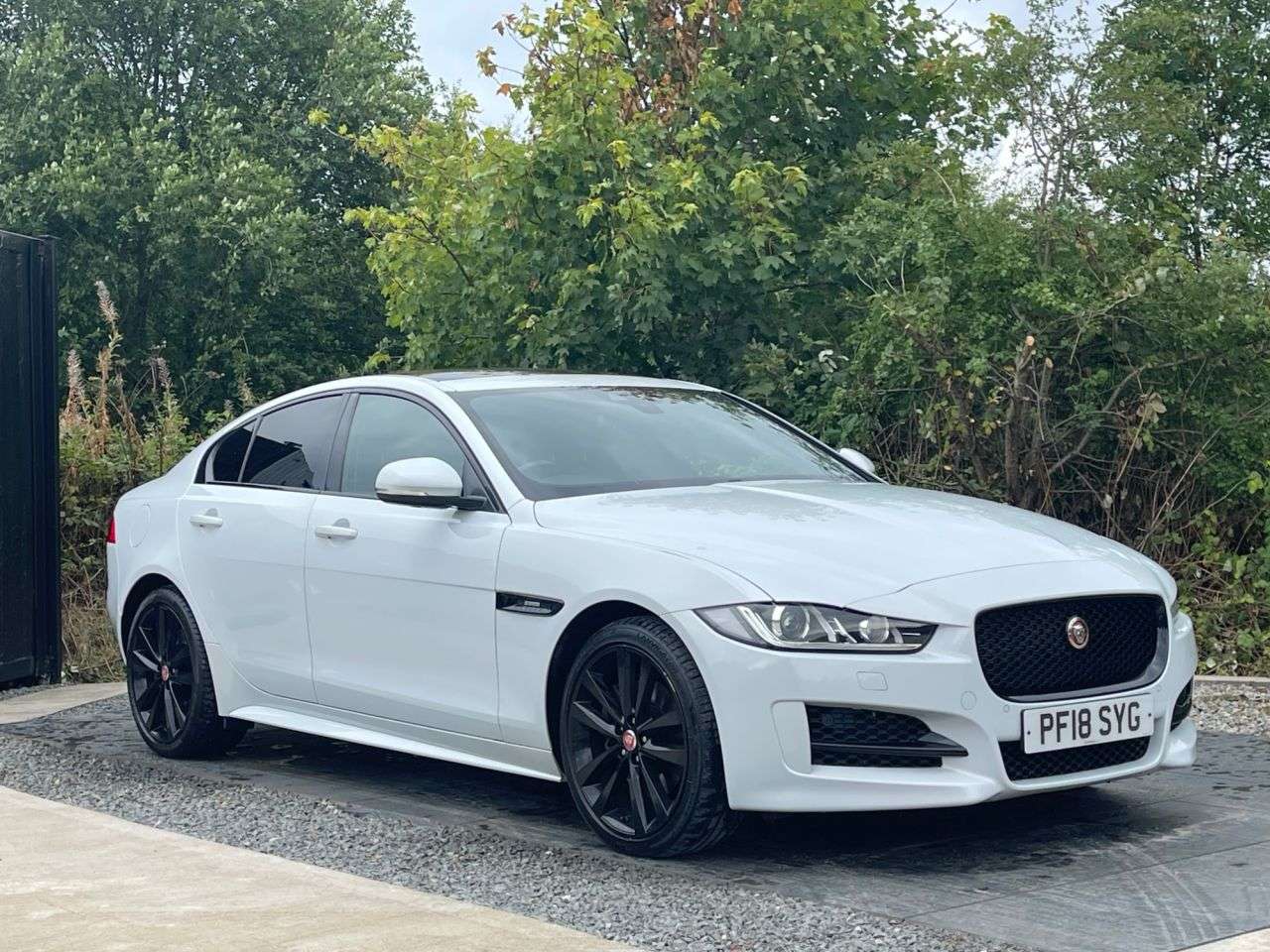 A 2018 JAGUAR XE 2.0d R-Sport Saloon 4dr Diesel Auto AWD Euro 6 (s/s) (240 ps) GHOST ALARM A 2018 JAGUAR XE 2.0d R-Sport Saloon 4dr Diesel Auto AWD Euro 6 (s/s) (240 ps) GHOST ALARM