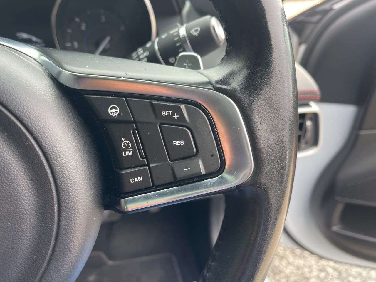 2018 JAGUAR XE 2018 JAGUAR XE