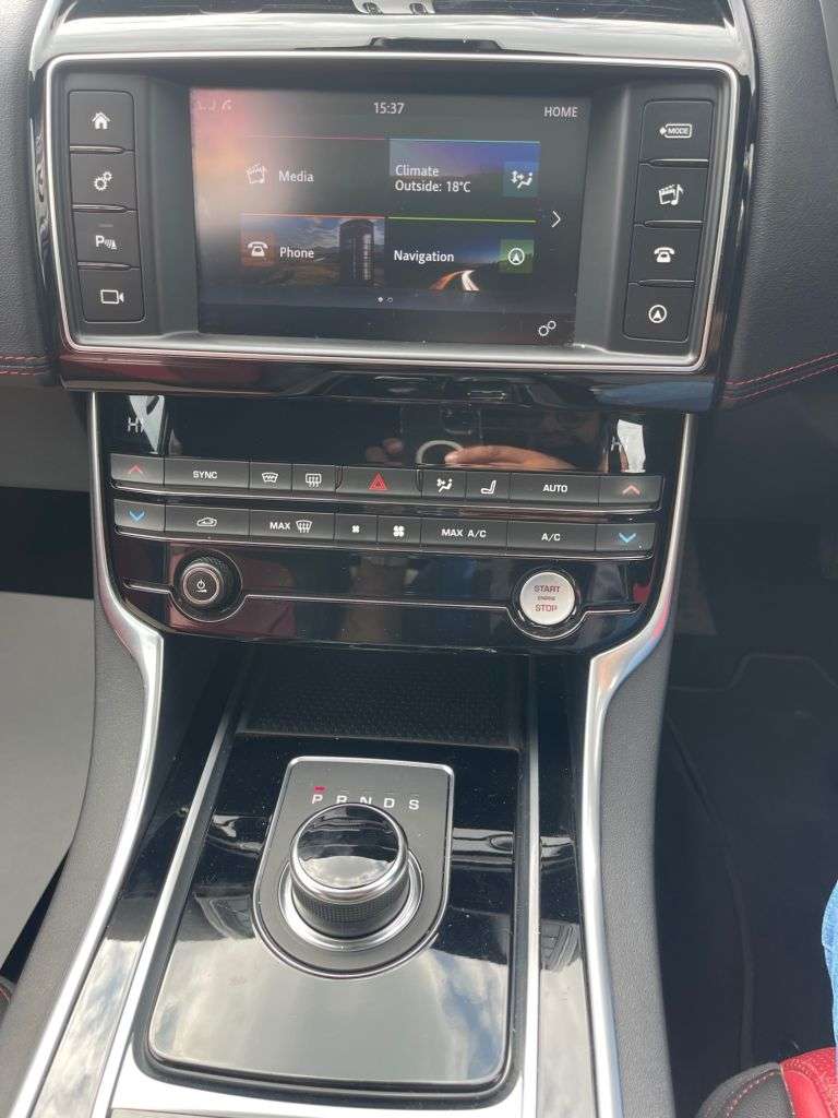 2018 JAGUAR XE 2018 JAGUAR XE