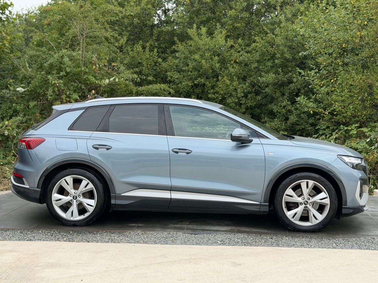 A 2021 AUDI Q4 E-TRON 35 S line SUV 5dr Electric Auto 55kWh (170 ps) 6 MONTHS WARRANTY - STUNNING A 2021 AUDI Q4 E-TRON 35 S line SUV 5dr Electric Auto 55kWh (170 ps) 6 MONTHS WARRANTY - STUNNING