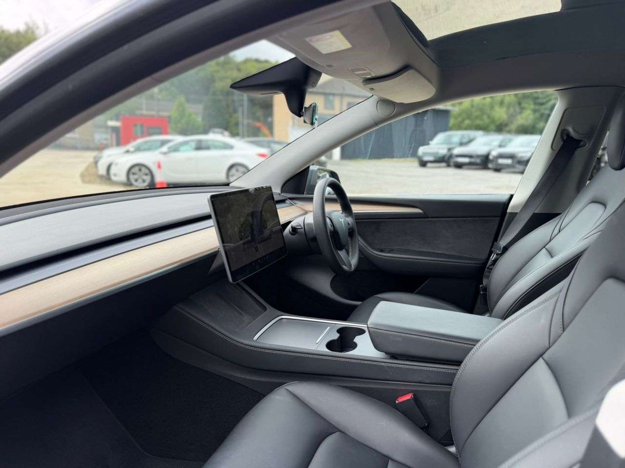 A 2022 TESLA MODEL Y (Dual Motor) Long Range SUV 5dr Electric Auto 4WDE (384 bhp) 6 MONTHS WARRA A 2022 TESLA MODEL Y (Dual Motor) Long Range SUV 5dr Electric Auto 4WDE (384 bhp) 6 MONTHS WARRA