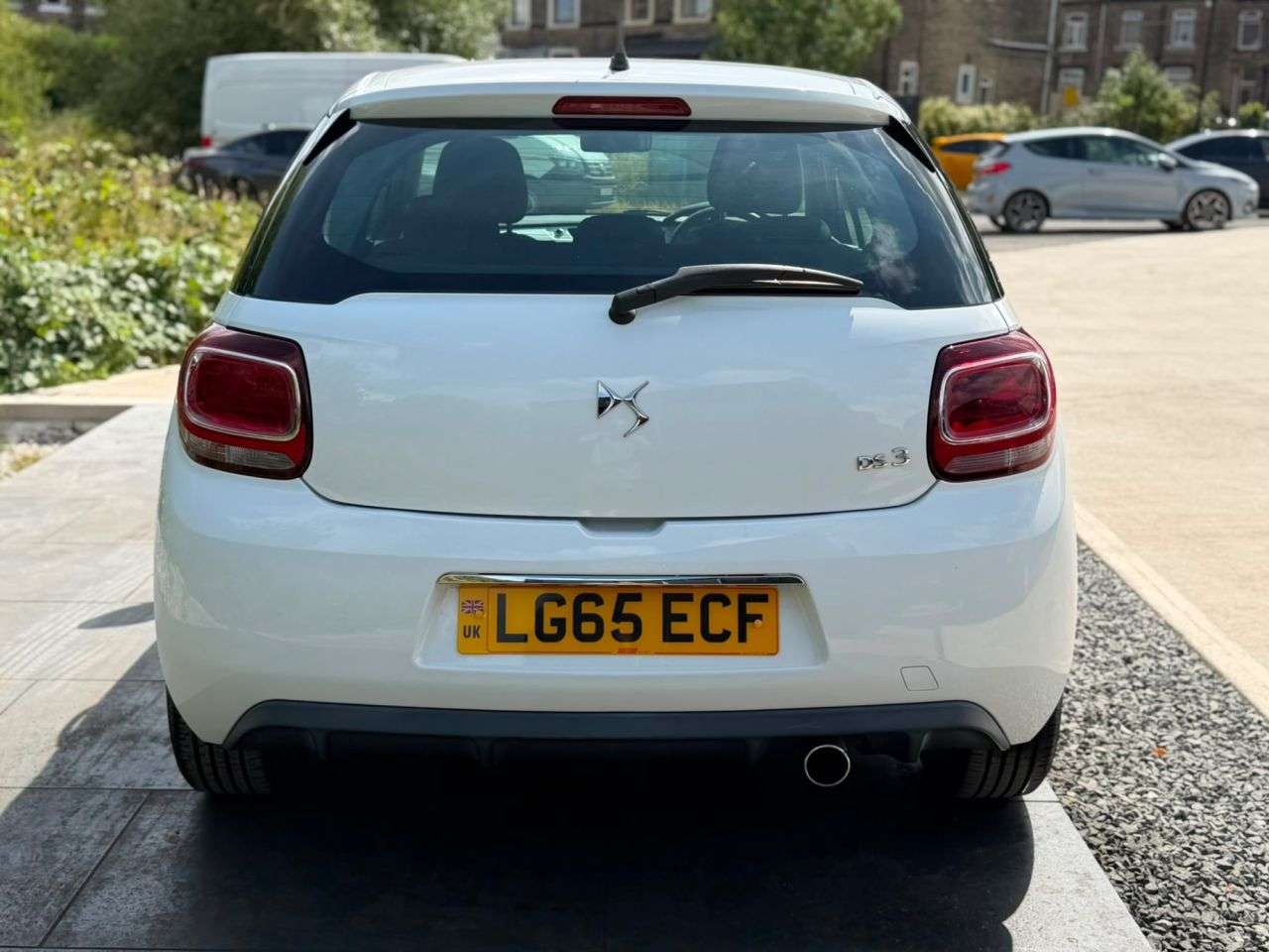 A 2015 DS AUTOMOBILES DS 3 1.2 PureTech DSign Hatchback 3dr Petrol Manual Euro 6 (82 ps) LOW MILEAGE A 2015 DS AUTOMOBILES DS 3 1.2 PureTech DSign Hatchback 3dr Petrol Manual Euro 6 (82 ps) LOW MILEAGE