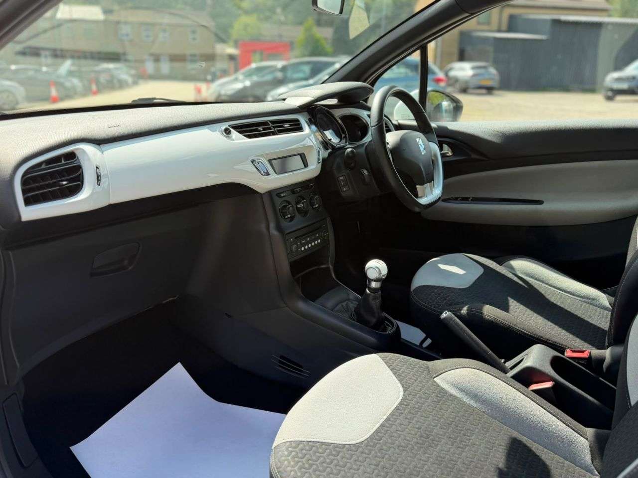 2015 DS AUTOMOBILES DS 3 2015 DS AUTOMOBILES DS 3