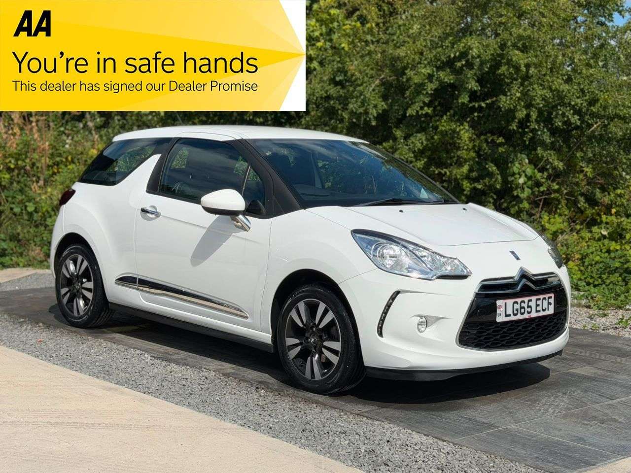 A 2015 DS AUTOMOBILES DS 3 1.2 PureTech DSign Hatchback 3dr Petrol Manual Euro 6 (82 ps) LOW MILEAGE A 2015 DS AUTOMOBILES DS 3 1.2 PureTech DSign Hatchback 3dr Petrol Manual Euro 6 (82 ps) LOW MILEAGE