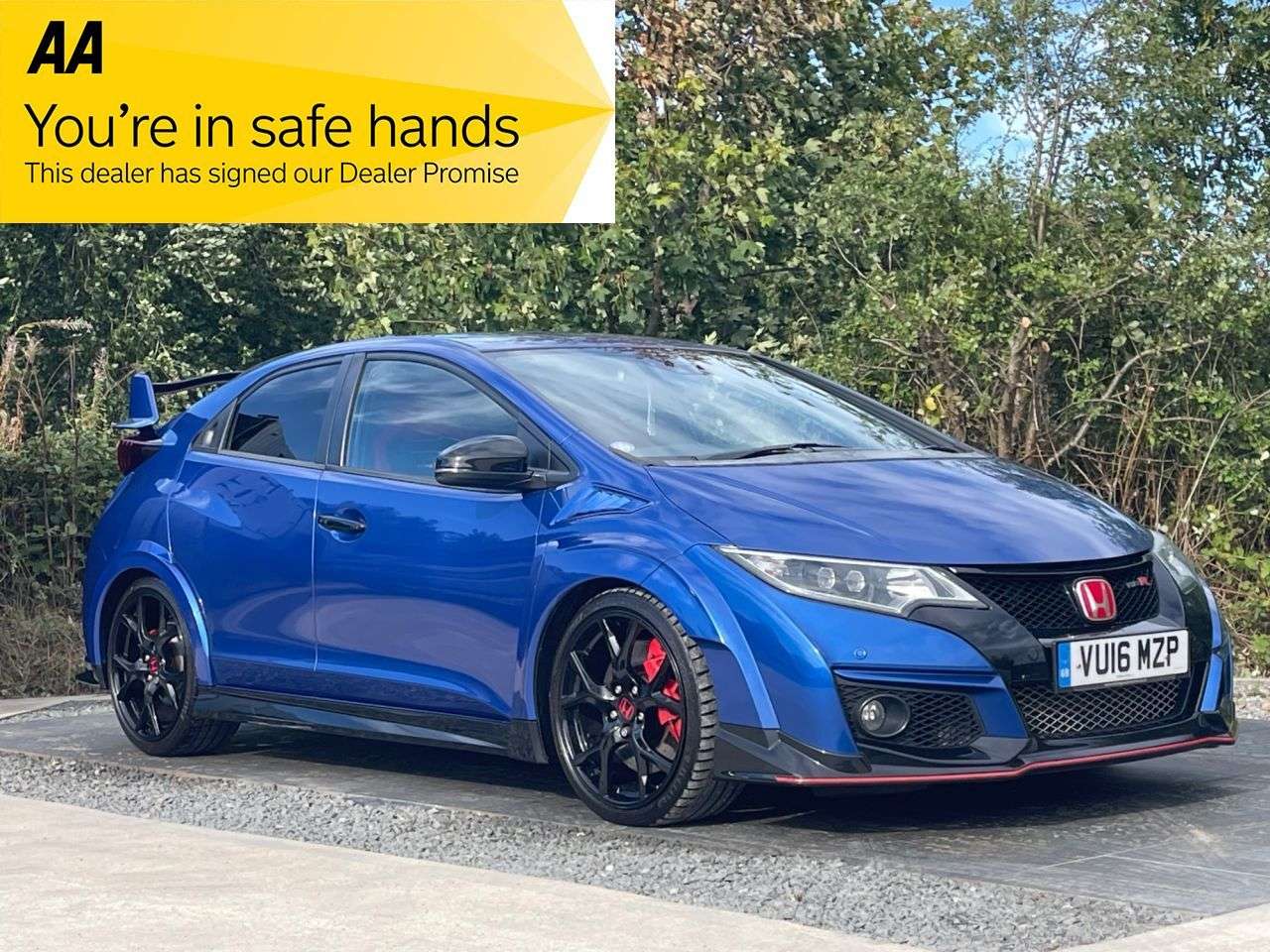 A 2016 HONDA CIVIC 2.0 i-VTEC Type R GT Hatchback 5dr Petrol Manual Euro 6 (s/s) (310 ps) A 2016 HONDA CIVIC 2.0 i-VTEC Type R GT Hatchback 5dr Petrol Manual Euro 6 (s/s) (310 ps)