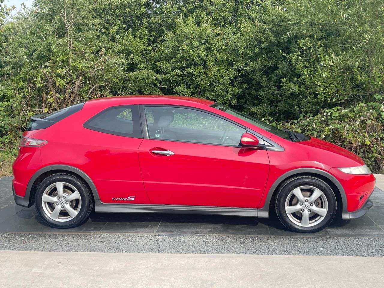 A 2009 HONDA CIVIC 1.4 i-VTEC Type S Hatchback 3dr Petrol Manual (135 g/km, 98 bhp) AUX HALF S A 2009 HONDA CIVIC 1.4 i-VTEC Type S Hatchback 3dr Petrol Manual (135 g/km, 98 bhp) AUX HALF S