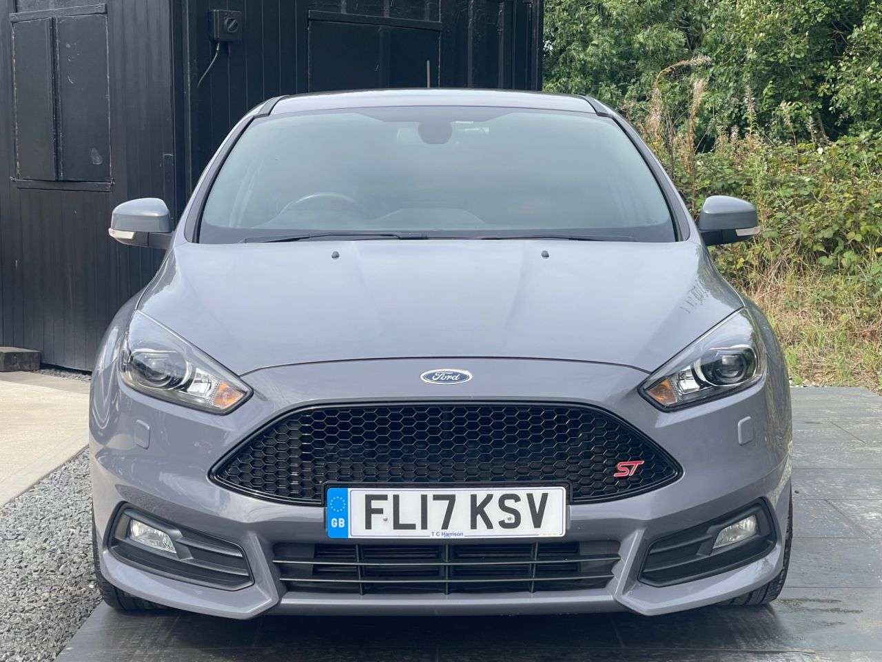 A 2017 FORD FOCUS 2.0T EcoBoost ST-3 Hatchback 5dr Petrol Manual Euro 6 (s/s) (250 ps) 6 MONT A 2017 FORD FOCUS 2.0T EcoBoost ST-3 Hatchback 5dr Petrol Manual Euro 6 (s/s) (250 ps) 6 MONT