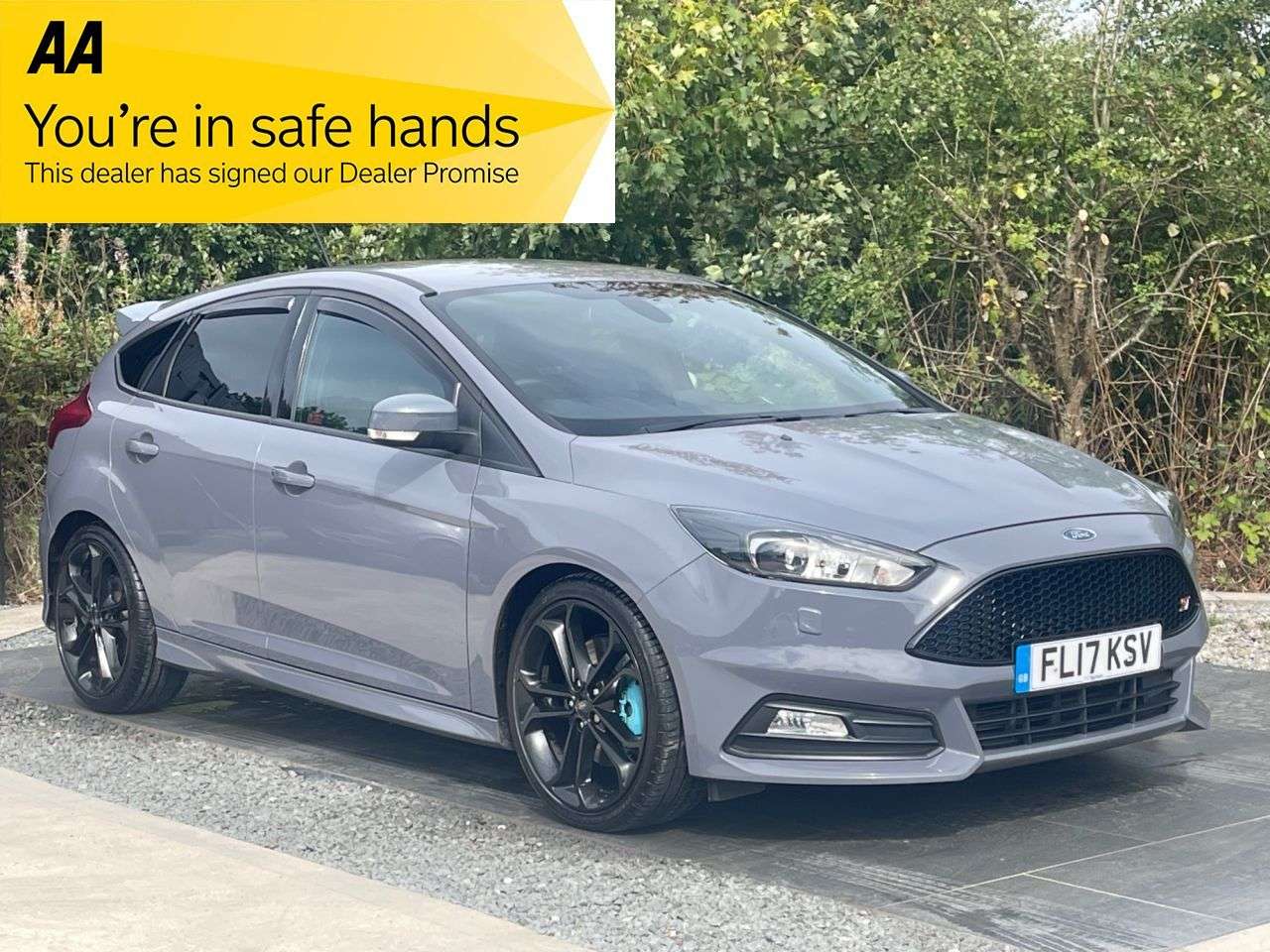 A 2017 FORD FOCUS 2.0T EcoBoost ST-3 Hatchback 5dr Petrol Manual Euro 6 (s/s) (250 ps) 6 MONT A 2017 FORD FOCUS 2.0T EcoBoost ST-3 Hatchback 5dr Petrol Manual Euro 6 (s/s) (250 ps) 6 MONT