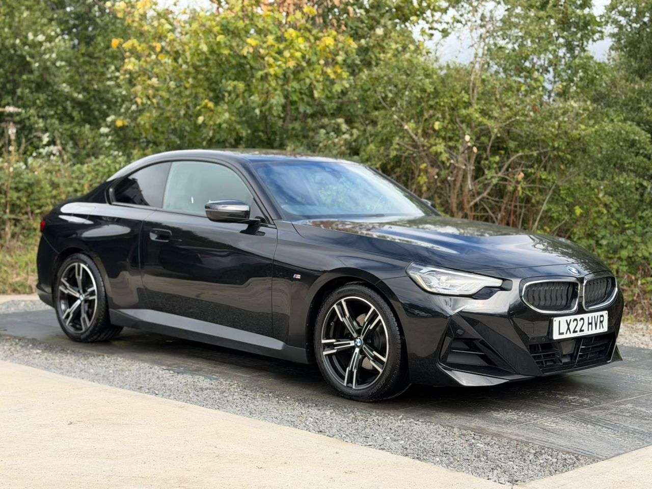 A 2022 BMW 2 SERIES 2.0 220i M Sport Coupe 2dr Petrol Auto Euro 6 (s/s) (184 ps) 6 MONTHS WARRA A 2022 BMW 2 SERIES 2.0 220i M Sport Coupe 2dr Petrol Auto Euro 6 (s/s) (184 ps) 6 MONTHS WARRA