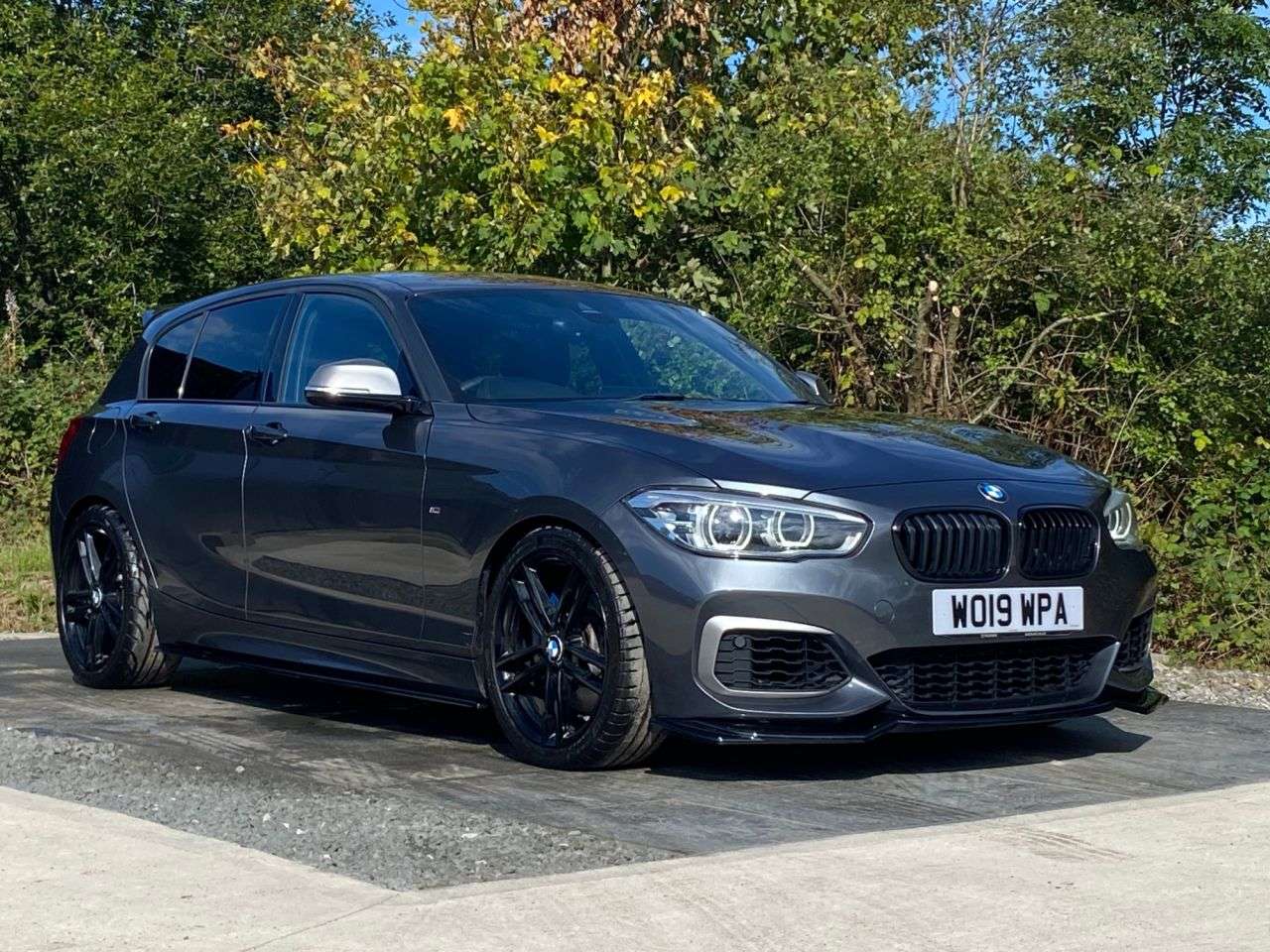 A 2019 BMW 1 SERIES 3.0 M140i GPF Hatchback 5dr Petrol Auto Euro 6 (s/s) (340 ps) HARMAN KARDON A 2019 BMW 1 SERIES 3.0 M140i GPF Hatchback 5dr Petrol Auto Euro 6 (s/s) (340 ps) HARMAN KARDON