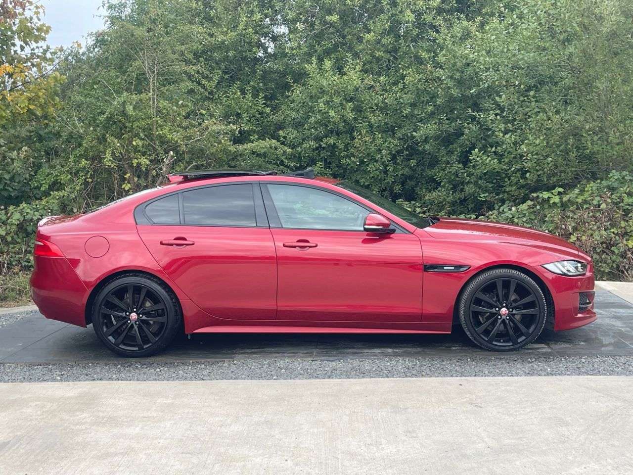 A 2018 JAGUAR XE 2.0d R-Sport Saloon 4dr Diesel Auto Euro 6 (s/s) (180 ps) 6 MONTHS WARRANTY A 2018 JAGUAR XE 2.0d R-Sport Saloon 4dr Diesel Auto Euro 6 (s/s) (180 ps) 6 MONTHS WARRANTY
