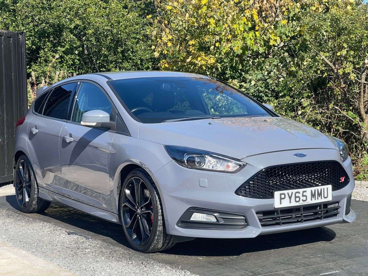 A 2016 FORD FOCUS 2.0T EcoBoost ST-3 Hatchback 5dr Petrol Manual Euro 6 (s/s) (250 ps) LOW MI A 2016 FORD FOCUS 2.0T EcoBoost ST-3 Hatchback 5dr Petrol Manual Euro 6 (s/s) (250 ps) LOW MI