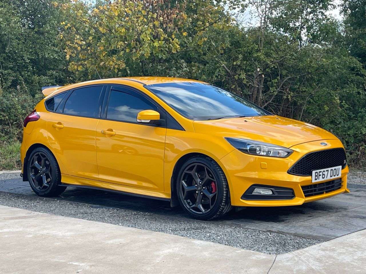 A 2017 FORD FOCUS 2.0T EcoBoost ST-3 Hatchback 5dr Petrol Manual Euro 6 (s/s) (250 ps) 6 MONT A 2017 FORD FOCUS 2.0T EcoBoost ST-3 Hatchback 5dr Petrol Manual Euro 6 (s/s) (250 ps) 6 MONT