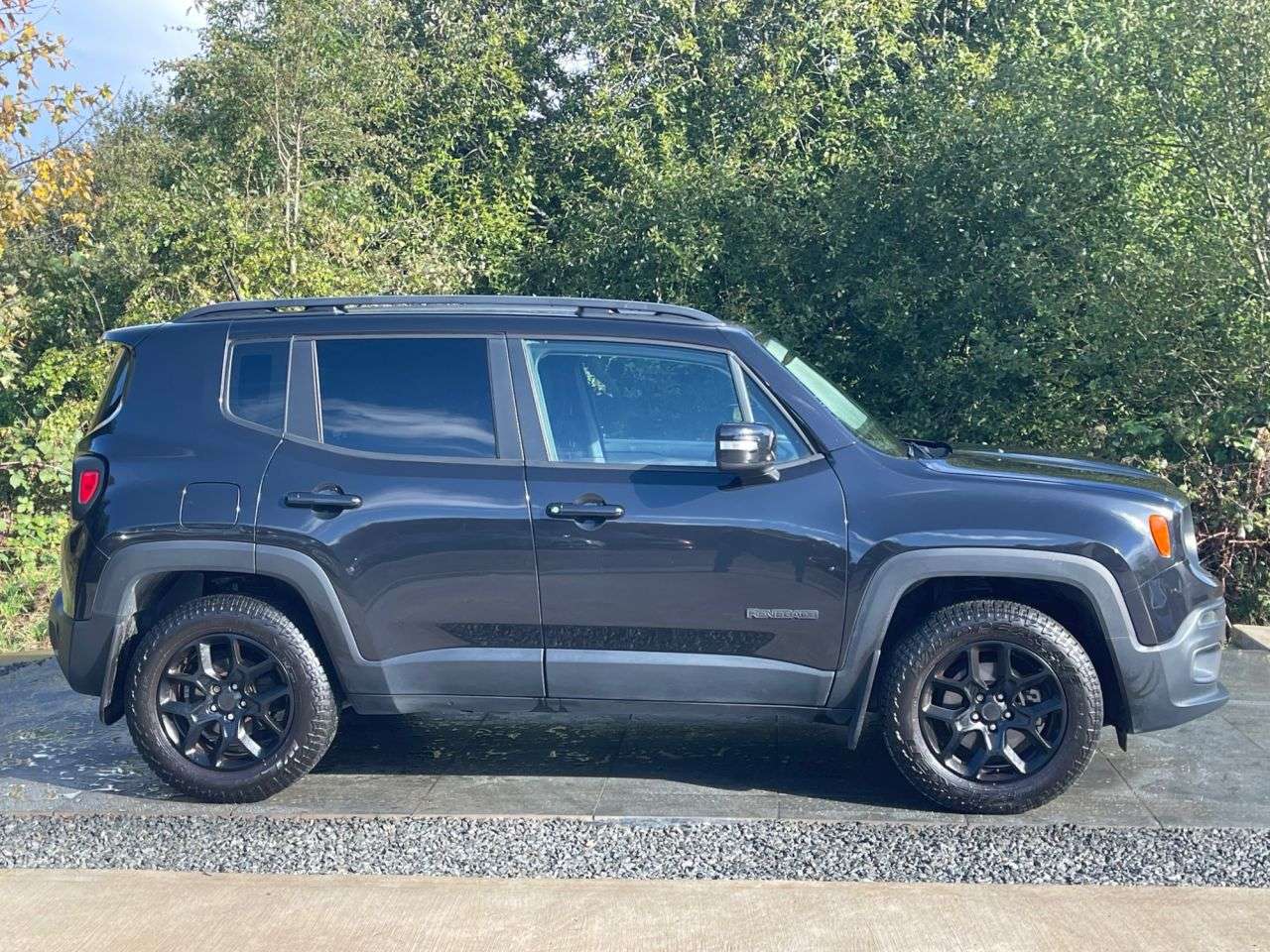 A 2017 JEEP RENEGADE 2.0 MultiJetII Longitude SUV 5dr Diesel Manual 4WD Euro 6 (s/s) (140 ps) 6 A 2017 JEEP RENEGADE 2.0 MultiJetII Longitude SUV 5dr Diesel Manual 4WD Euro 6 (s/s) (140 ps) 6