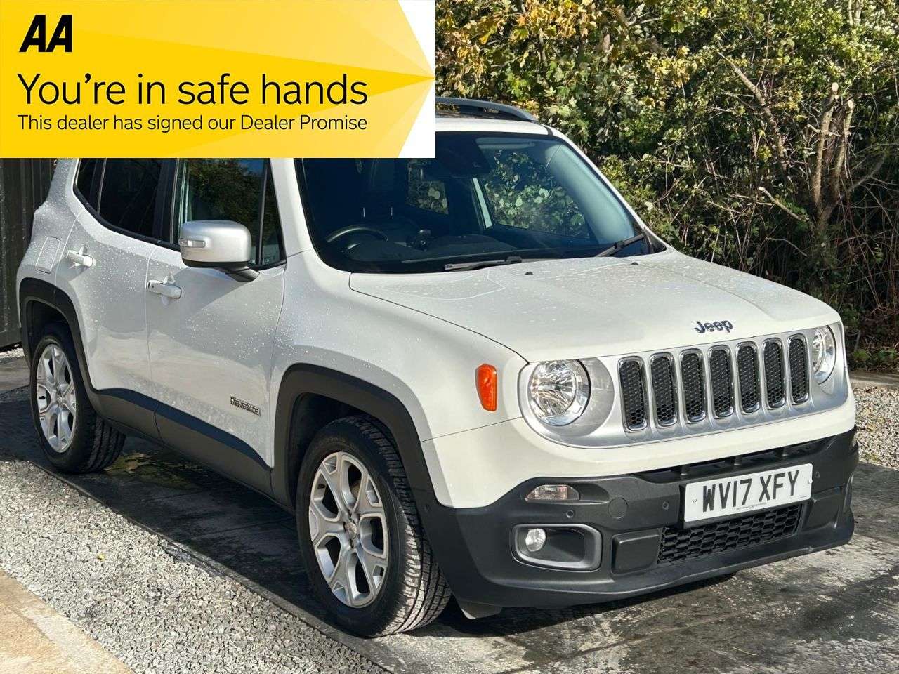 A 2017 JEEP RENEGADE 1.6 MultiJetII Limited SUV 5dr Diesel Manual Euro 6 (s/s) (120 ps) HEATED S A 2017 JEEP RENEGADE 1.6 MultiJetII Limited SUV 5dr Diesel Manual Euro 6 (s/s) (120 ps) HEATED S