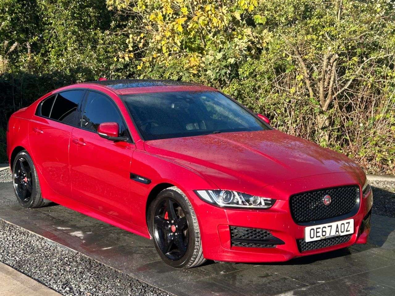A 2017 JAGUAR XE 2.0d R-Sport Saloon 4dr Diesel Auto Euro 6 (s/s) (180 ps) REAR CAMERA BLUET A 2017 JAGUAR XE 2.0d R-Sport Saloon 4dr Diesel Auto Euro 6 (s/s) (180 ps) REAR CAMERA BLUET