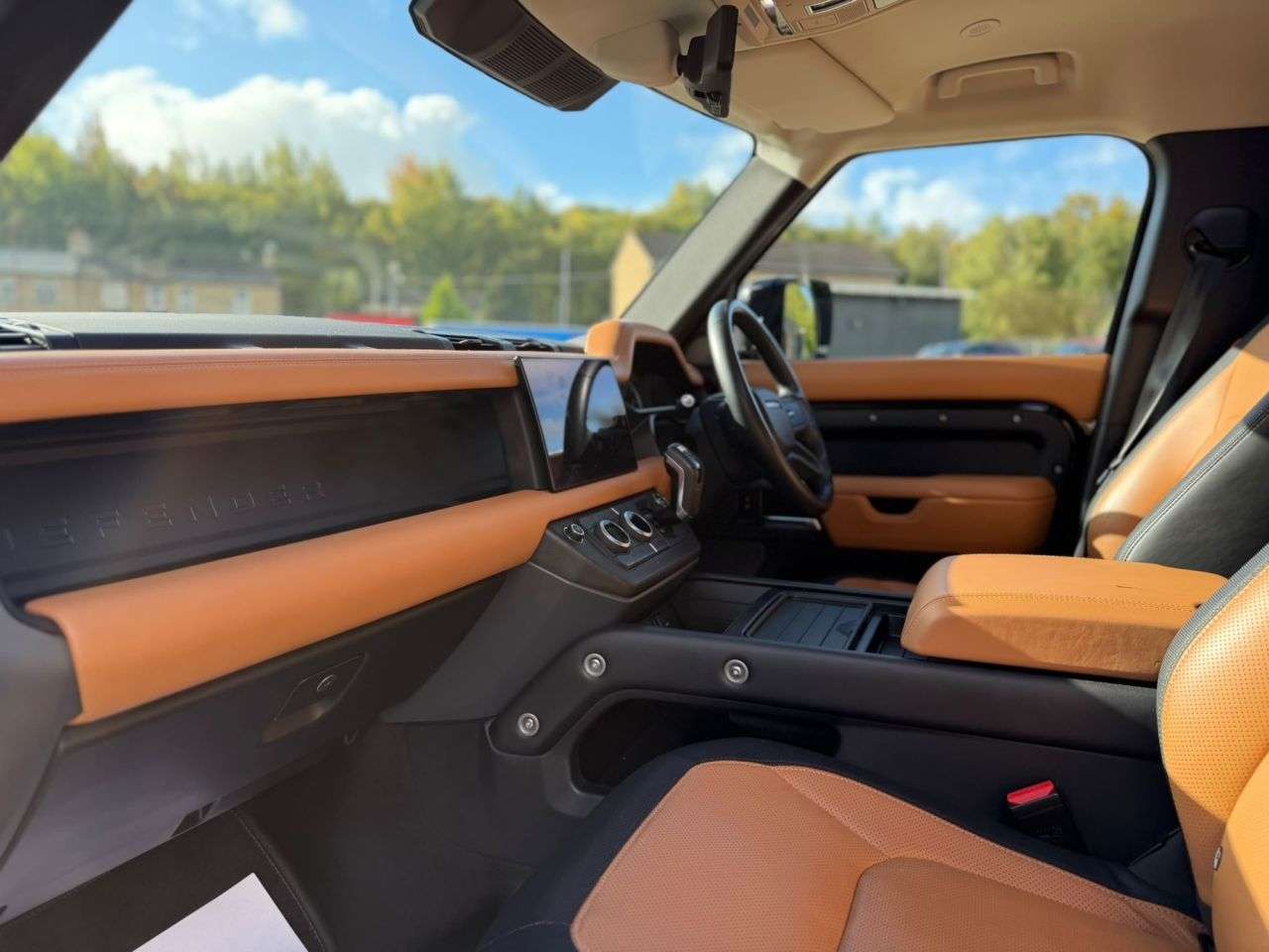 A 2023 LAND ROVER DEFENDER 110 2.0 P400e 15.4kWh X-Dynamic HSE SUV 5dr Petrol Plug-in Hybrid Auto 4WD Euro A 2023 LAND ROVER DEFENDER 110 2.0 P400e 15.4kWh X-Dynamic HSE SUV 5dr Petrol Plug-in Hybrid Auto 4WD Euro