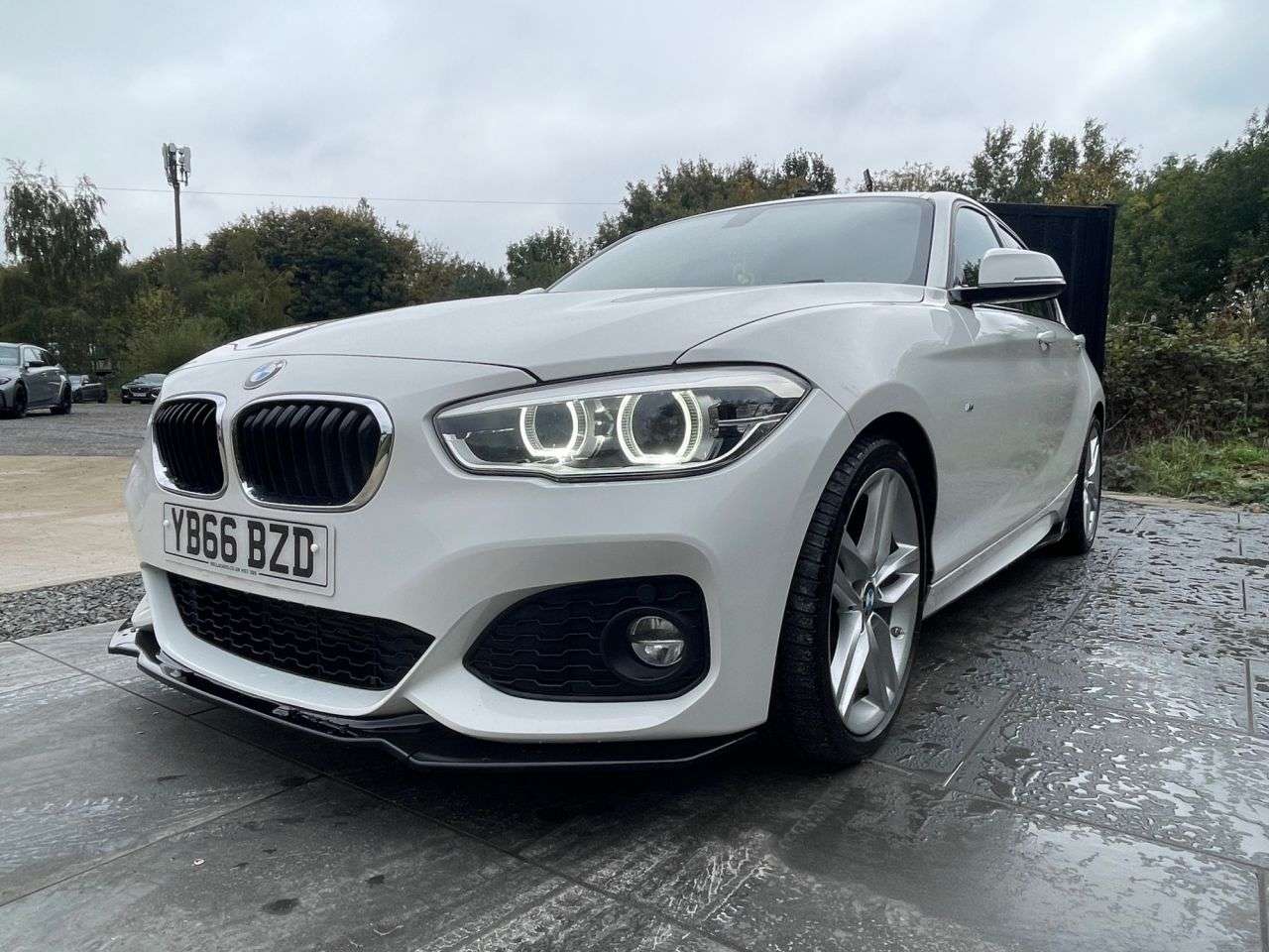 A 2016 BMW 1 SERIES 1.5 118i M Sport Hatchback 5dr Petrol Auto Euro 6 (s/s) (136 ps) BLUETOOTH A 2016 BMW 1 SERIES 1.5 118i M Sport Hatchback 5dr Petrol Auto Euro 6 (s/s) (136 ps) BLUETOOTH