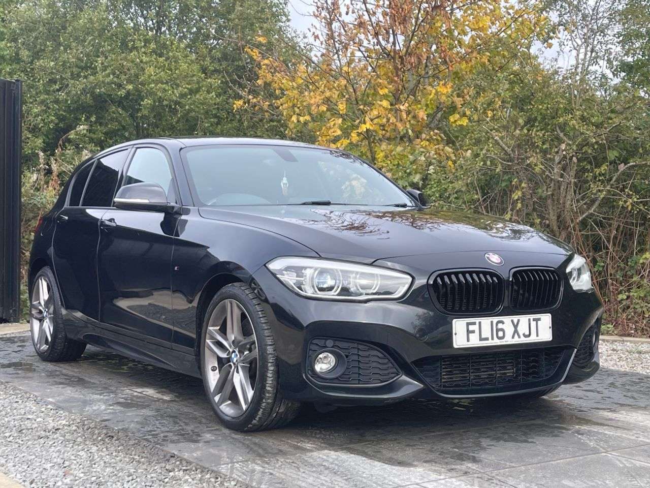 A 2016 BMW 1 SERIES 1.6 120i M Sport Hatchback 5dr Petrol Manual Euro 6 (s/s) (177 ps) EXCELLEN A 2016 BMW 1 SERIES 1.6 120i M Sport Hatchback 5dr Petrol Manual Euro 6 (s/s) (177 ps) EXCELLEN