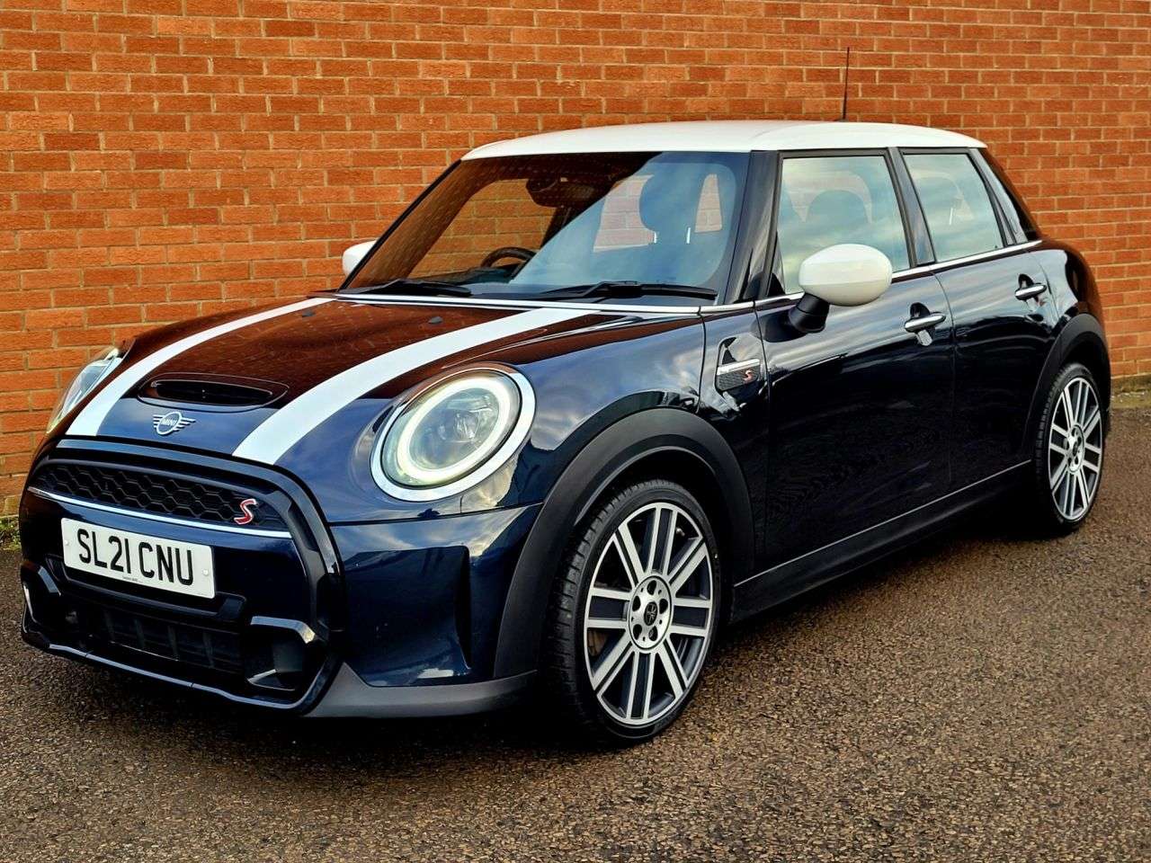 A 2021 MINI HATCH 2.0 Cooper S Exclusive Hatchback 5dr Petrol Manual Euro 6 (s/s) (178 ps) 1 A 2021 MINI HATCH 2.0 Cooper S Exclusive Hatchback 5dr Petrol Manual Euro 6 (s/s) (178 ps) 1