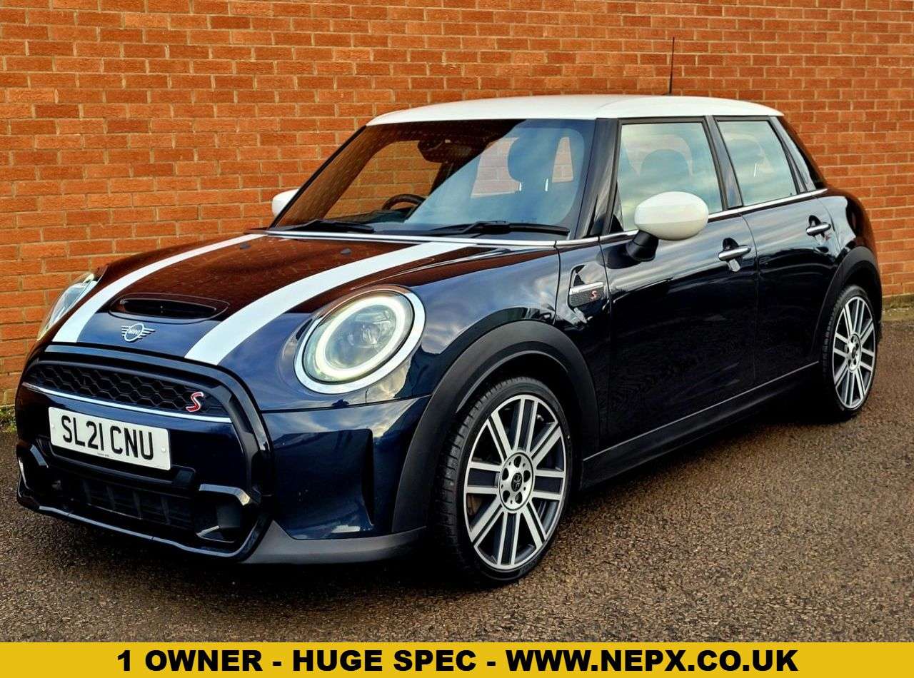 A 2021 MINI HATCH 2.0 Cooper S Exclusive Hatchback 5dr Petrol Manual Euro 6 (s/s) (178 ps) 1 A 2021 MINI HATCH 2.0 Cooper S Exclusive Hatchback 5dr Petrol Manual Euro 6 (s/s) (178 ps) 1