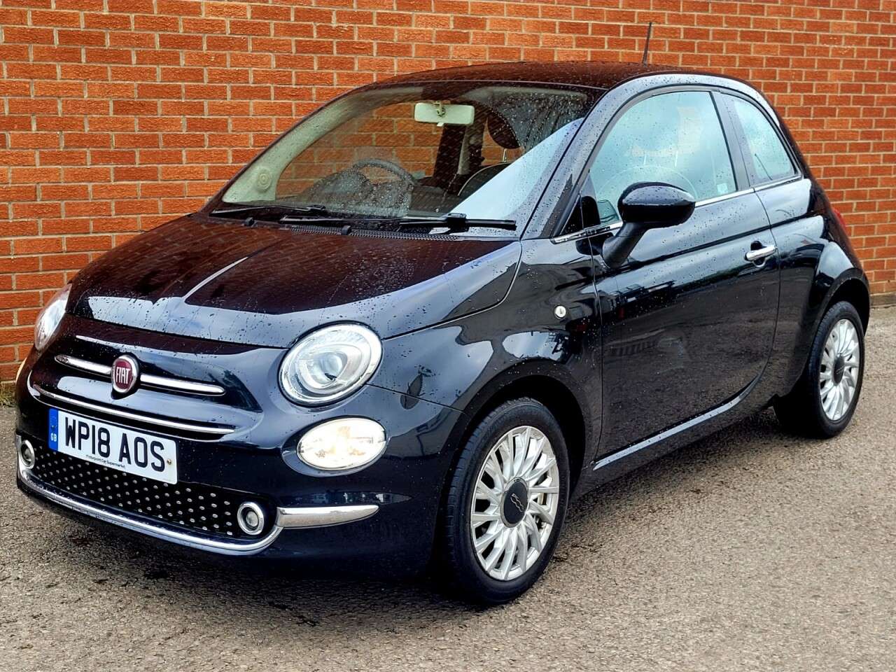 A 2018 FIAT 500 1.2 Lounge Hatchback 3dr Petrol Manual Euro 6 (s/s) (69 bhp) A 2018 FIAT 500 1.2 Lounge Hatchback 3dr Petrol Manual Euro 6 (s/s) (69 bhp)