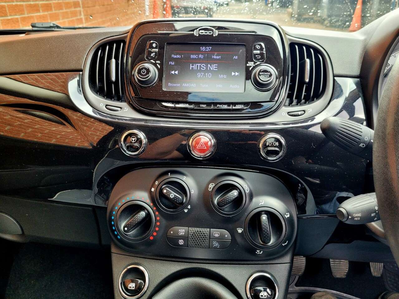 2018 FIAT 500 2018 FIAT 500