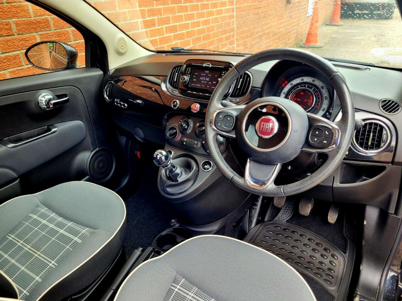2018 FIAT 500 2018 FIAT 500