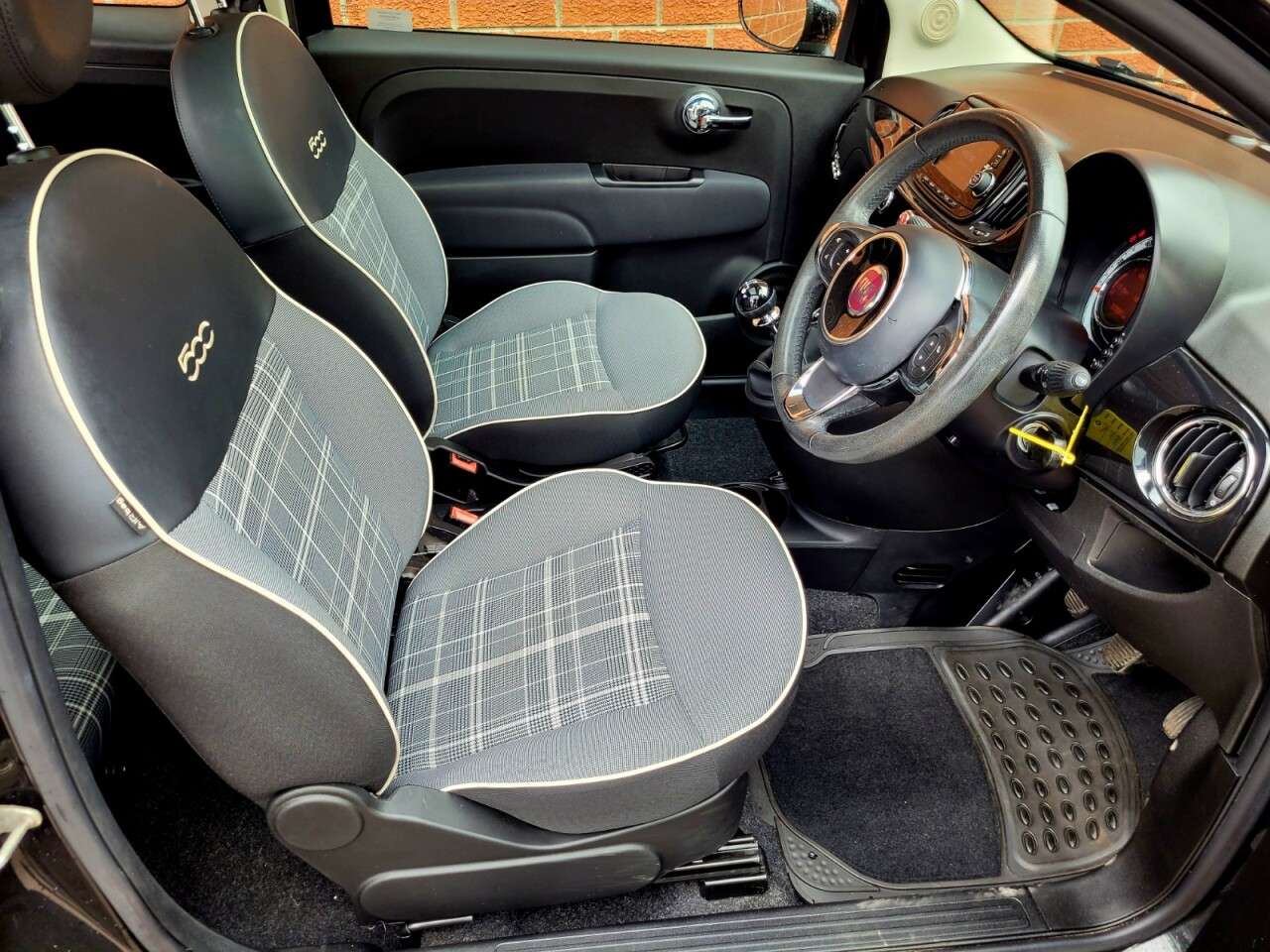 2018 FIAT 500 2018 FIAT 500