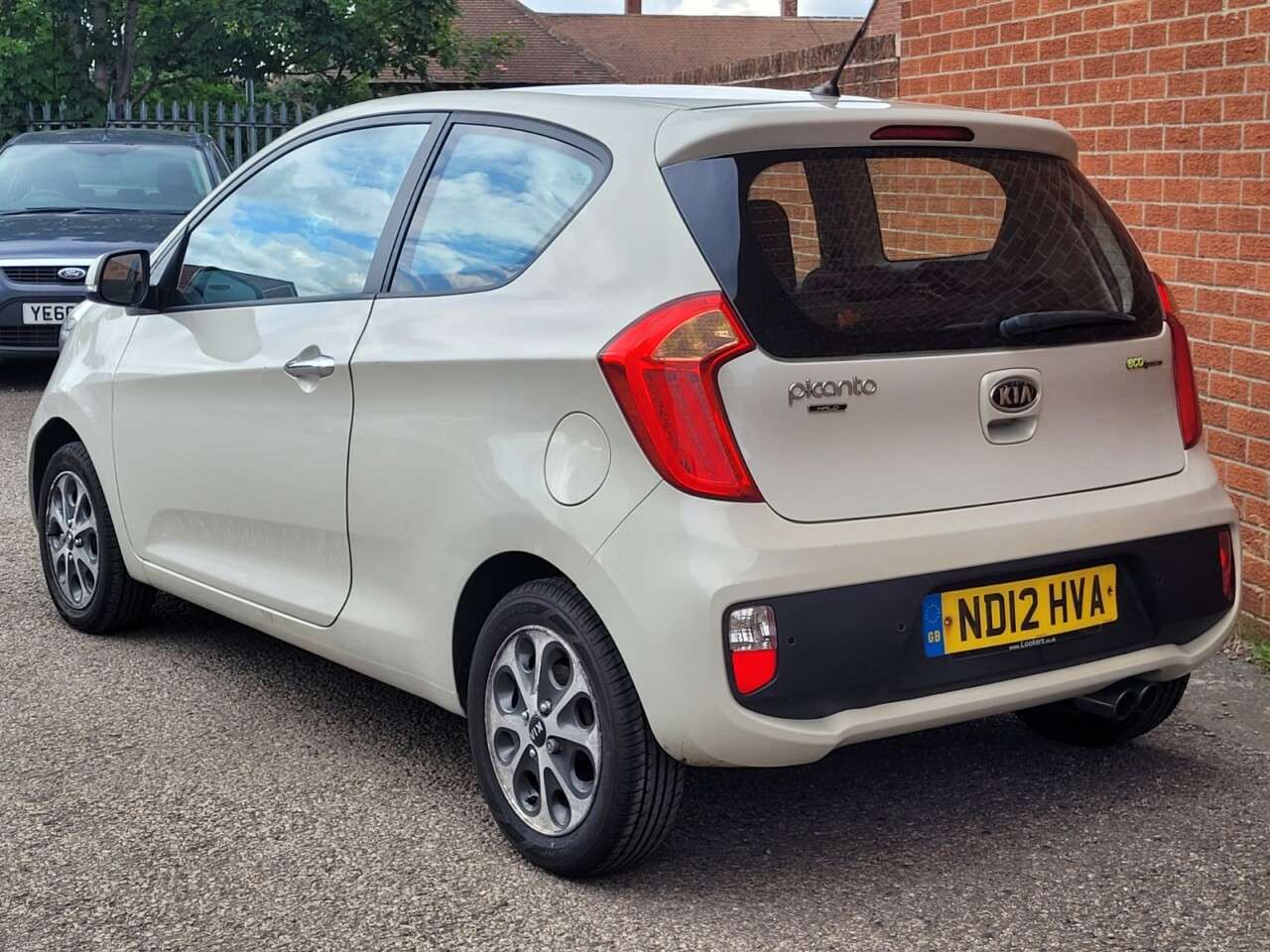 A 2012 KIA PICANTO 1.25 EcoDynamics Halo Hatchback 3dr Petrol Manual Euro 5 (s/s) (84 bhp) A 2012 KIA PICANTO 1.25 EcoDynamics Halo Hatchback 3dr Petrol Manual Euro 5 (s/s) (84 bhp)