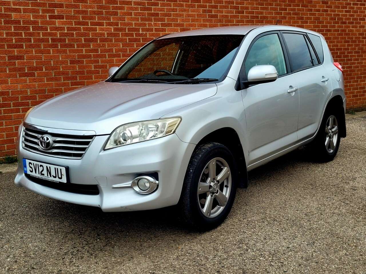 A 2012 TOYOTA RAV4 2.2 D-4D XT-R SUV 5dr Diesel Manual 4WD Euro 5 (150 ps) READ THE ADVERT A 2012 TOYOTA RAV4 2.2 D-4D XT-R SUV 5dr Diesel Manual 4WD Euro 5 (150 ps) READ THE ADVERT
