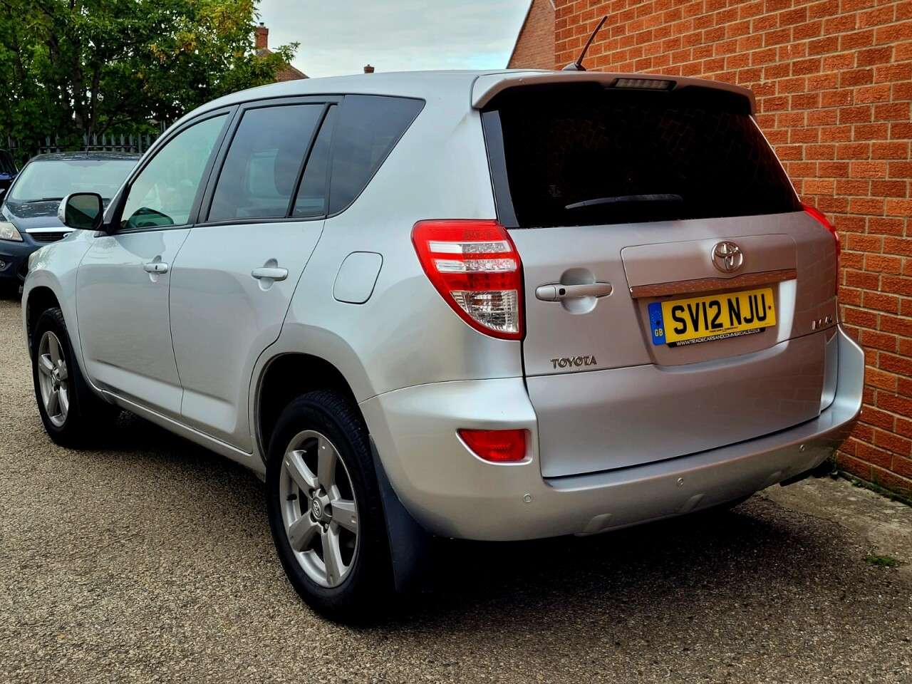 A 2012 TOYOTA RAV4 2.2 D-4D XT-R SUV 5dr Diesel Manual 4WD Euro 5 (150 ps) READ THE ADVERT A 2012 TOYOTA RAV4 2.2 D-4D XT-R SUV 5dr Diesel Manual 4WD Euro 5 (150 ps) READ THE ADVERT