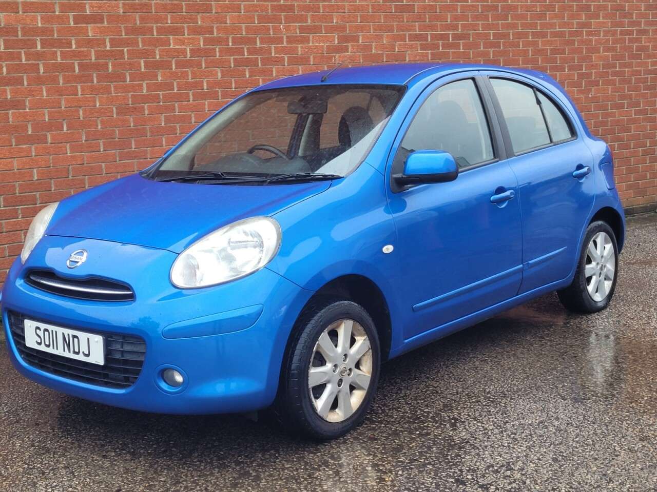 A 2011 NISSAN MICRA 1.2 12V Acenta Hatchback 5dr Petrol CVT Euro 5 (80 ps) A 2011 NISSAN MICRA 1.2 12V Acenta Hatchback 5dr Petrol CVT Euro 5 (80 ps)