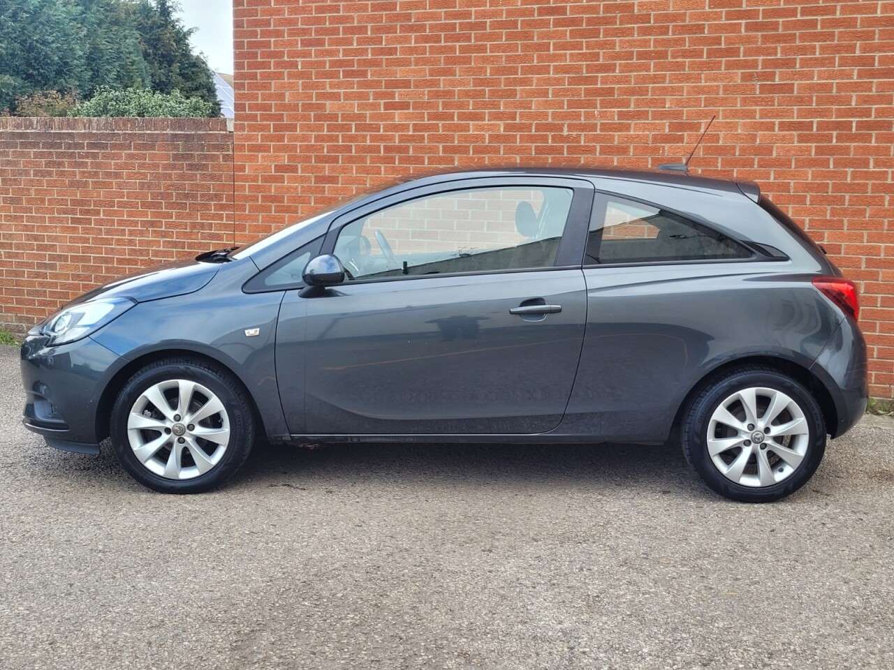 A 2017 VAUXHALL CORSA 1.4i ecoFLEX Energy Hatchback 3dr Petrol Manual Euro 6 (a/c) (75 ps) A 2017 VAUXHALL CORSA 1.4i ecoFLEX Energy Hatchback 3dr Petrol Manual Euro 6 (a/c) (75 ps)