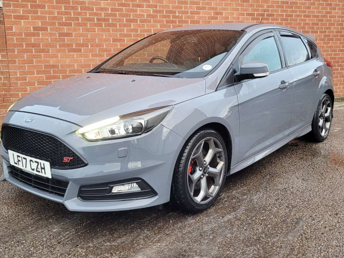 Check out this Ford Focus 2017 Petrol Manual