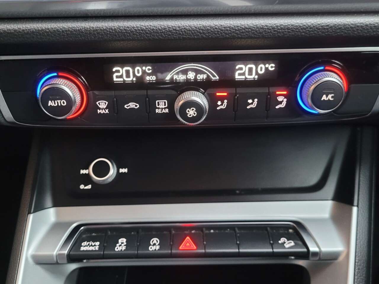 2019 AUDI Q3 2019 AUDI Q3