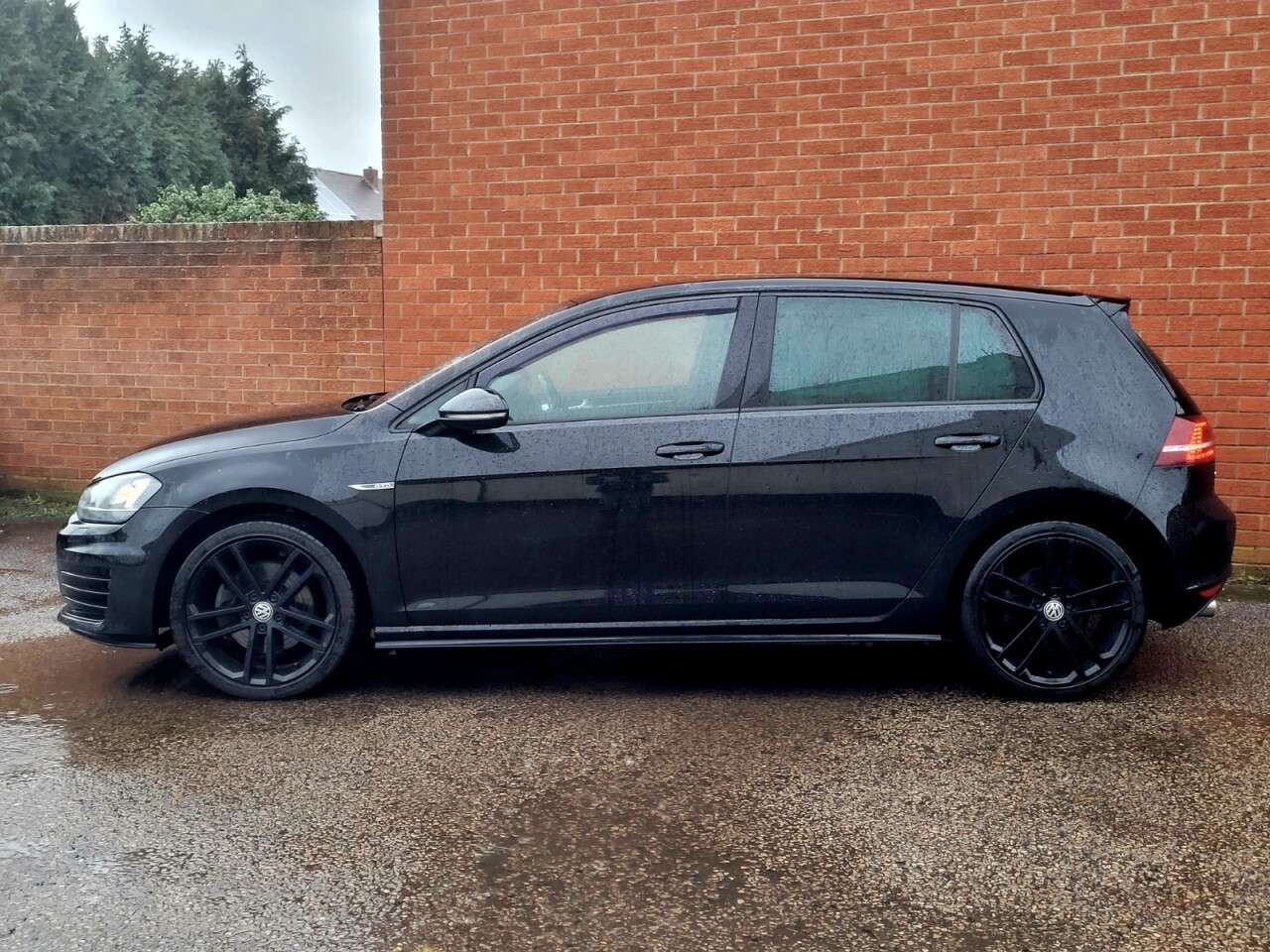 A 2015 VOLKSWAGEN GOLF 2.0 TDI BlueMotion Tech GTD Hatchback 5dr Diesel Manual Euro 6 (s/s) (184 p A 2015 VOLKSWAGEN GOLF 2.0 TDI BlueMotion Tech GTD Hatchback 5dr Diesel Manual Euro 6 (s/s) (184 p