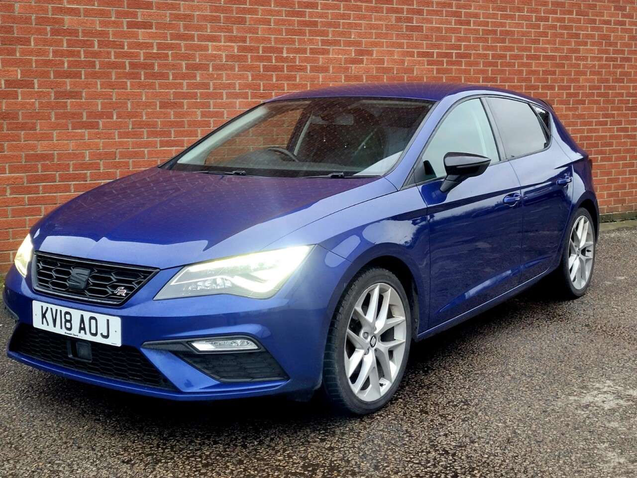 A 2018 SEAT LEON 1.4 TSI FR Technology Hatchback 5dr Petrol Manual Euro 6 (s/s) (125 ps) A 2018 SEAT LEON 1.4 TSI FR Technology Hatchback 5dr Petrol Manual Euro 6 (s/s) (125 ps)