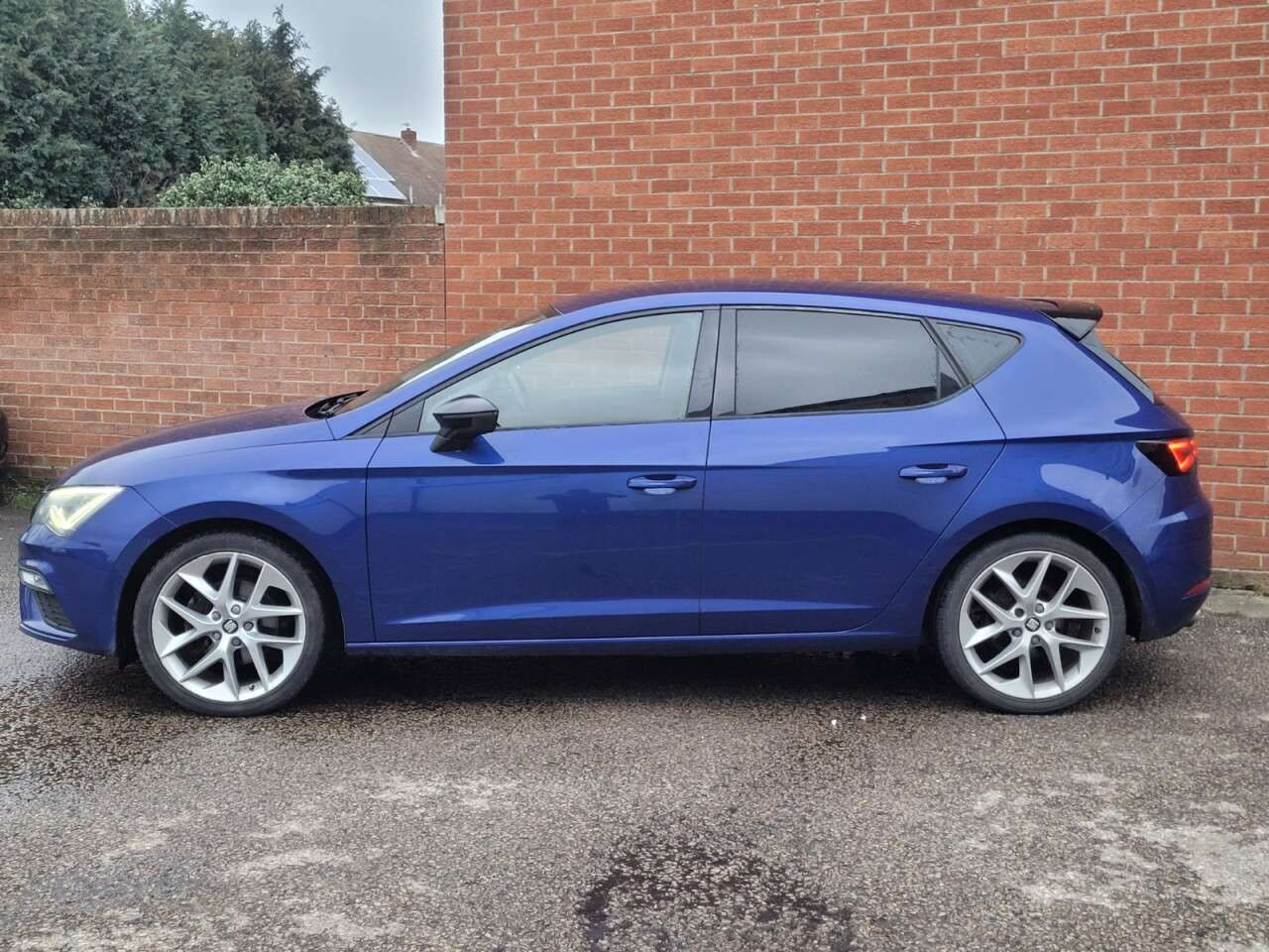 A 2018 SEAT LEON 1.4 TSI FR Technology Hatchback 5dr Petrol Manual Euro 6 (s/s) (125 ps) A 2018 SEAT LEON 1.4 TSI FR Technology Hatchback 5dr Petrol Manual Euro 6 (s/s) (125 ps)