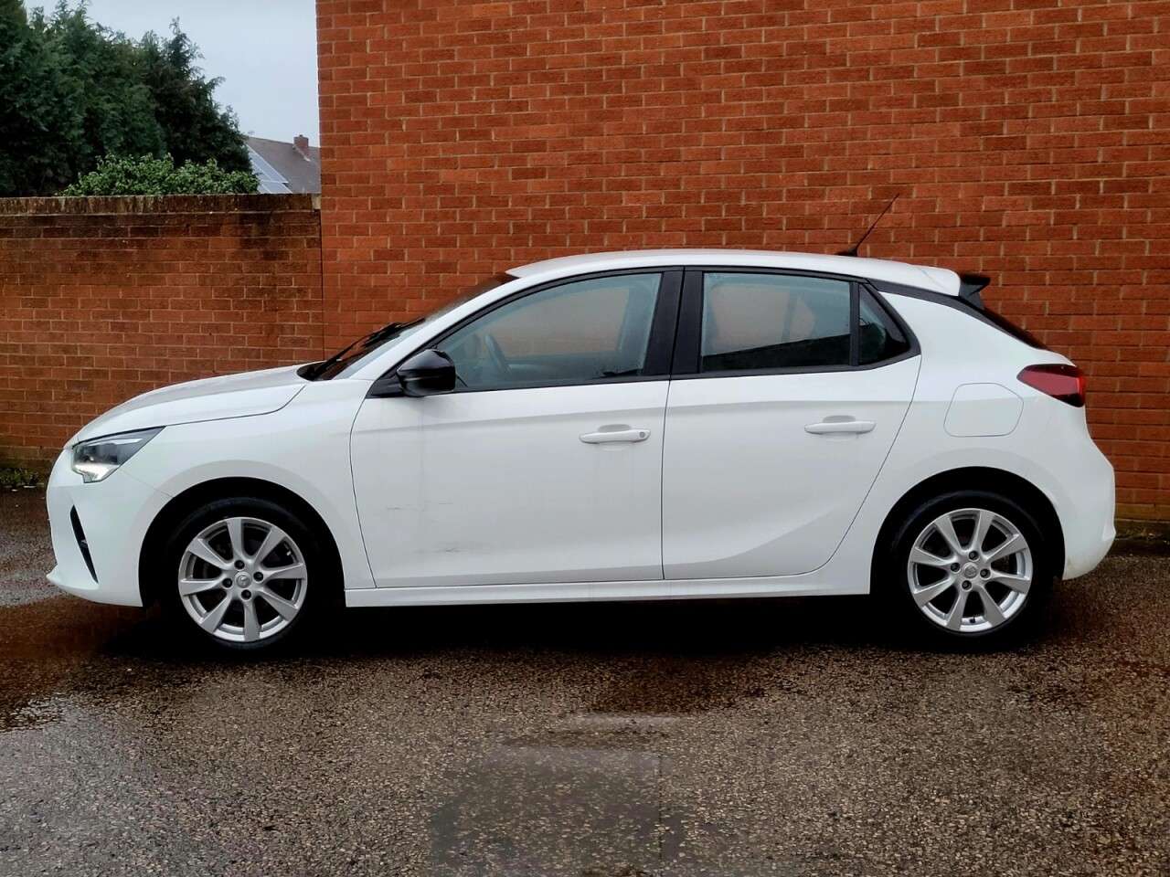 A 2021 VAUXHALL CORSA 1.2 SE Hatchback 5dr Petrol Manual Euro 6 (75 ps) A 2021 VAUXHALL CORSA 1.2 SE Hatchback 5dr Petrol Manual Euro 6 (75 ps)