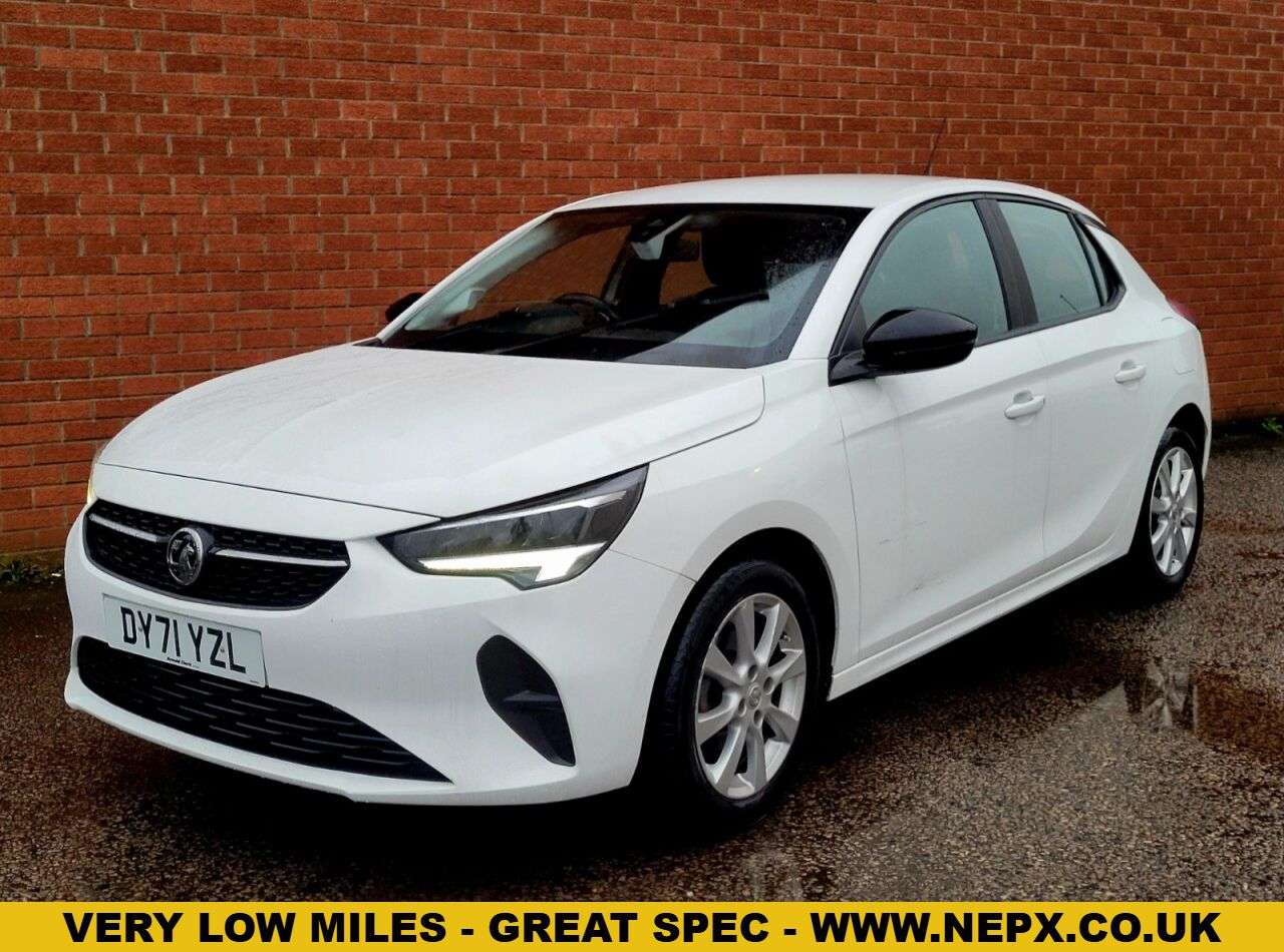 A 2021 VAUXHALL CORSA 1.2 SE Hatchback 5dr Petrol Manual Euro 6 (75 ps) A 2021 VAUXHALL CORSA 1.2 SE Hatchback 5dr Petrol Manual Euro 6 (75 ps)