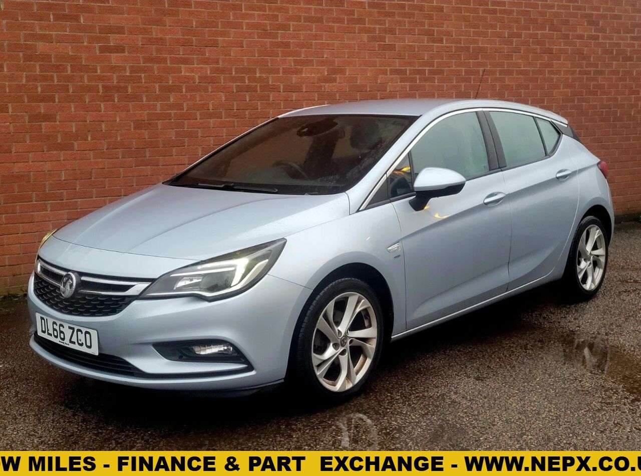 A 2016 VAUXHALL ASTRA 1.4i Turbo SRi Hatchback 5dr Petrol Manual Euro 6 (150 ps) A 2016 VAUXHALL ASTRA 1.4i Turbo SRi Hatchback 5dr Petrol Manual Euro 6 (150 ps)