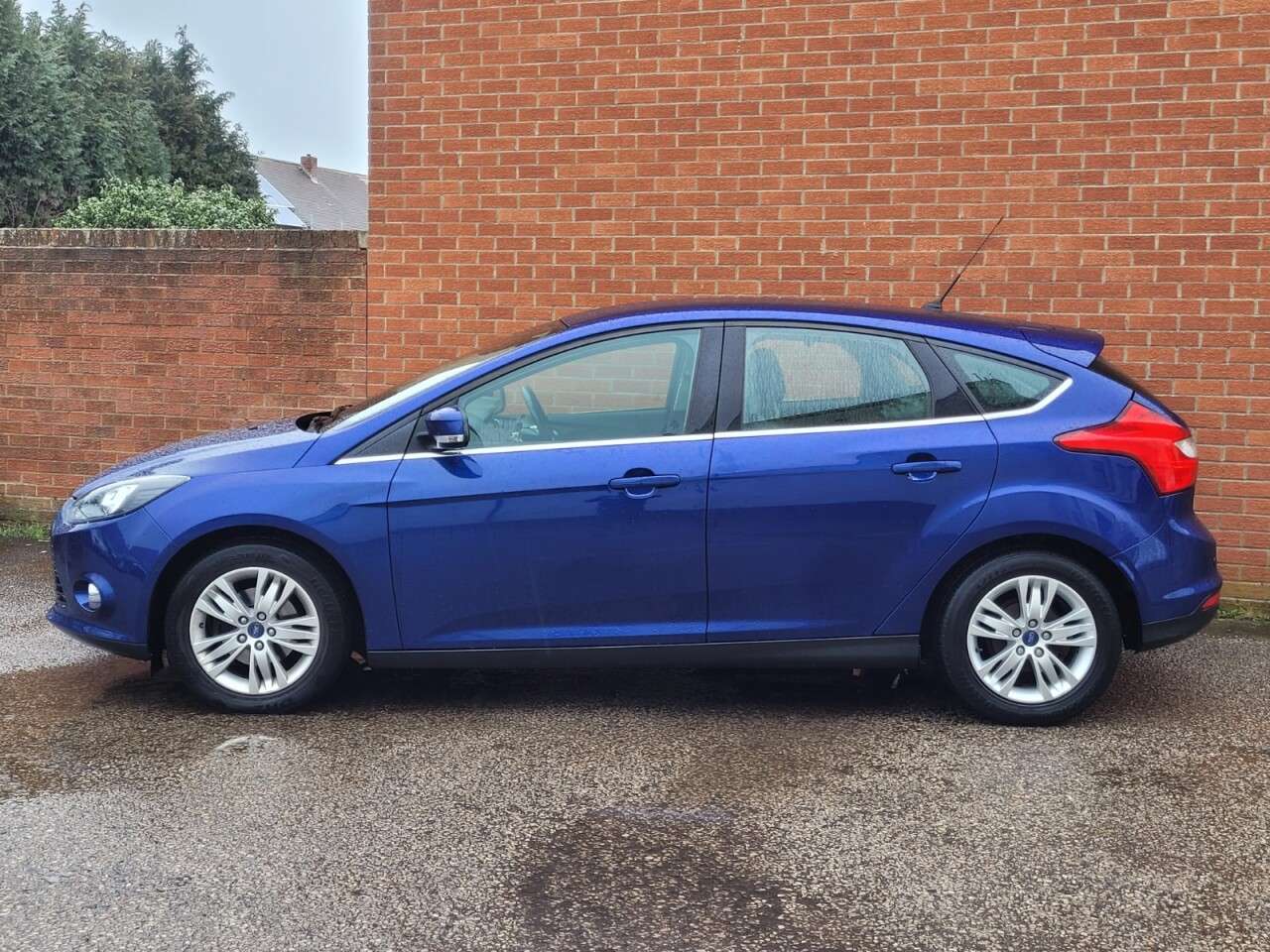 A 2014 FORD FOCUS 1.6 TDCi Titanium Navigator Hatchback 5dr Diesel Manual Euro 5 (s/s) (115 p A 2014 FORD FOCUS 1.6 TDCi Titanium Navigator Hatchback 5dr Diesel Manual Euro 5 (s/s) (115 p