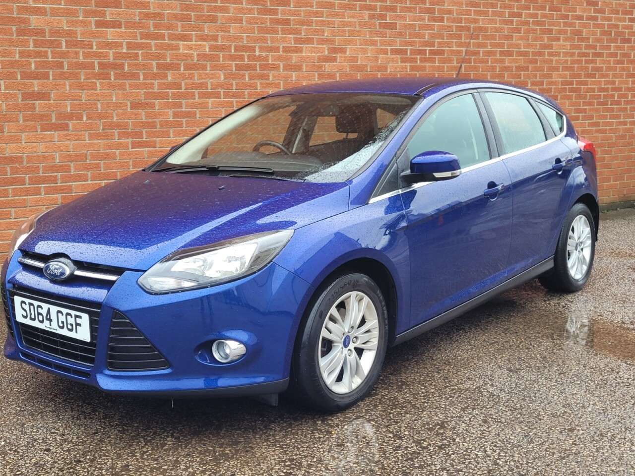 A 2014 FORD FOCUS 1.6 TDCi Titanium Navigator Hatchback 5dr Diesel Manual Euro 5 (s/s) (115 p A 2014 FORD FOCUS 1.6 TDCi Titanium Navigator Hatchback 5dr Diesel Manual Euro 5 (s/s) (115 p